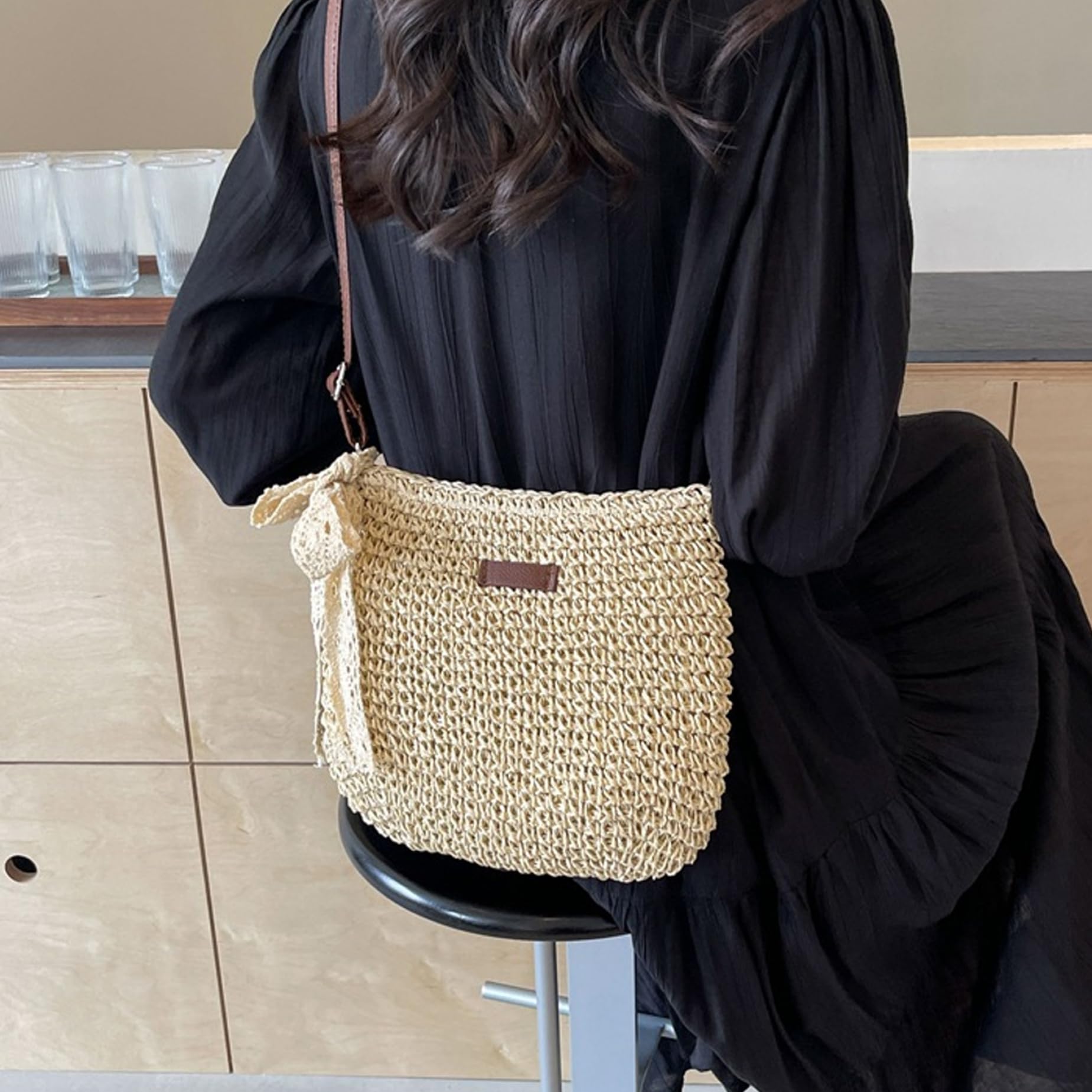 Bolsos de paja bolso de playa de paja para mujer bolso de trenzado de un solo hombro cruzado de gran capacidad para verano con cremallera para viajes de vacaciones color beige.
