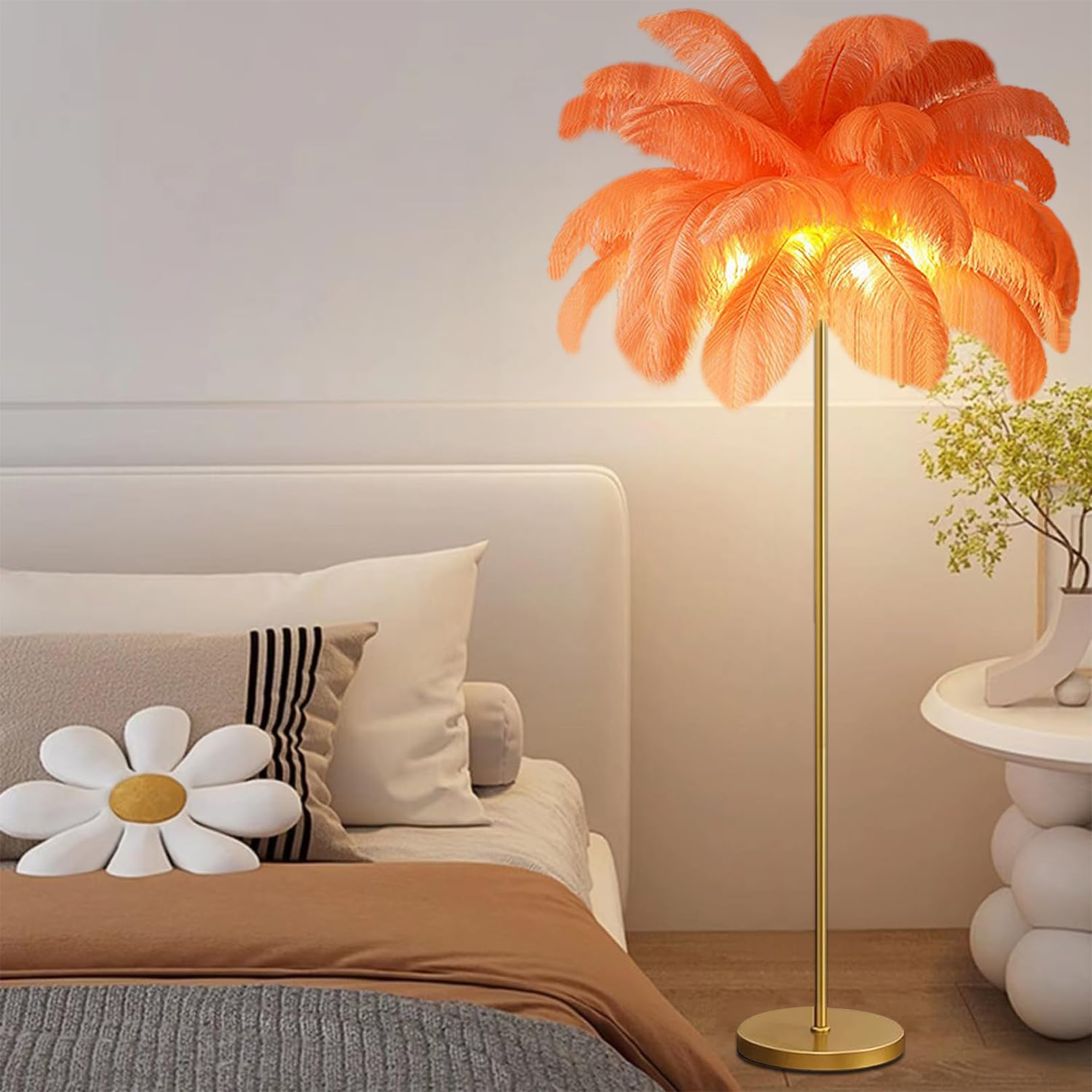 Lampadaire en plumes d'autruche orange contre l'éclairage agressif