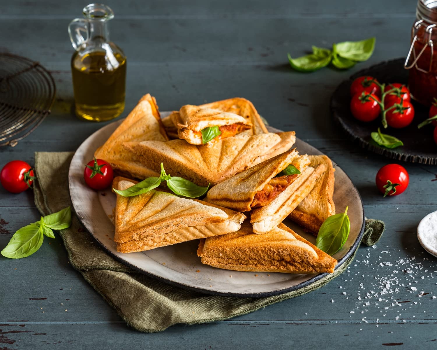 ROMMELSBACHER Sandwich Maker ST 1000 – bardzo głębokie wgłębienia do pieczenia, na 2 amerykańskie kanapki XL, powłoka nieprzywierająca, ochrona przed przelaniem, pełne uszczelnienie, wysokie pręty