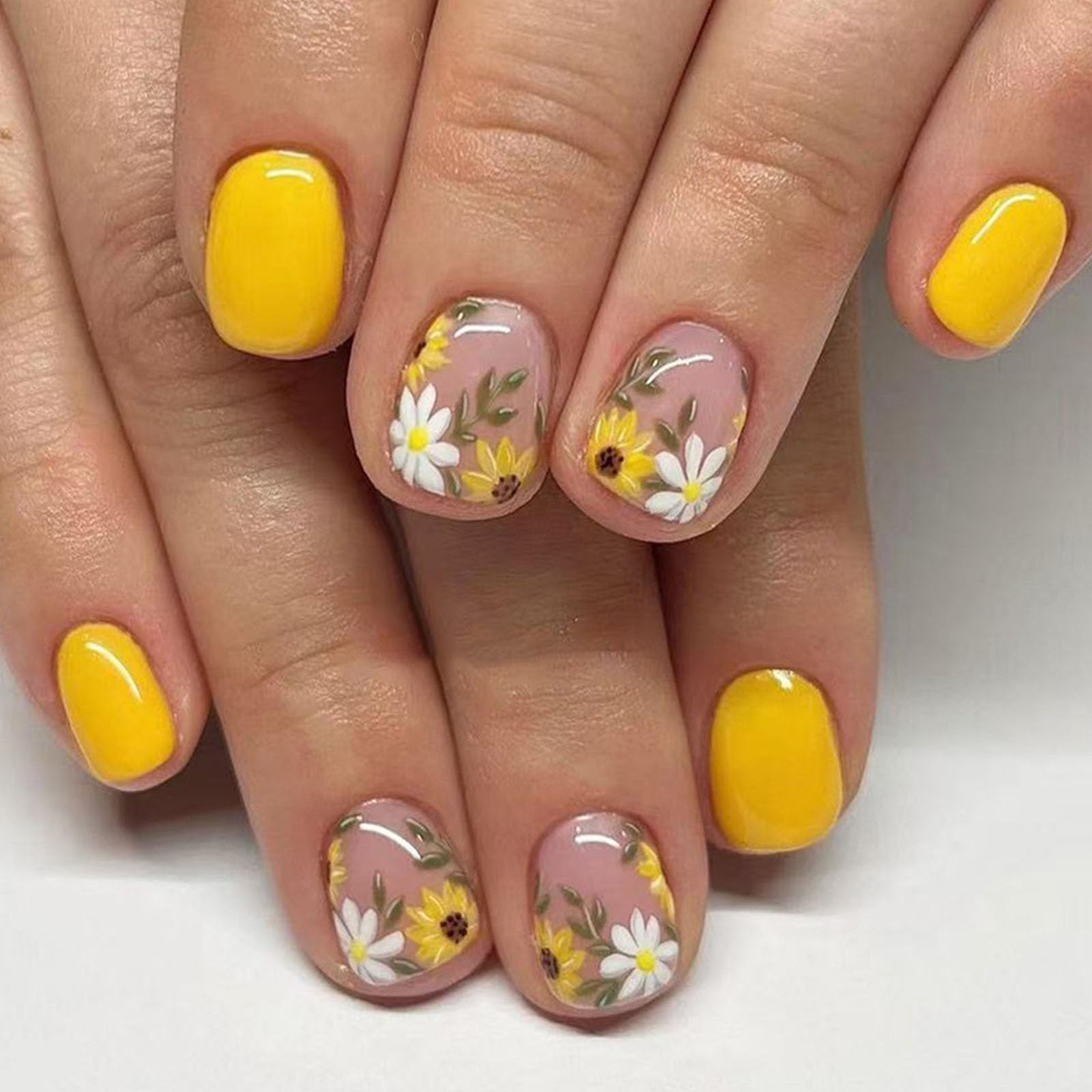 Summer Press on Nails Short Square Fake Nails with Floral Designs Yellow Nails Press ons Glossy Glue on Nails Spring Acrylic Nails Nude False Nails