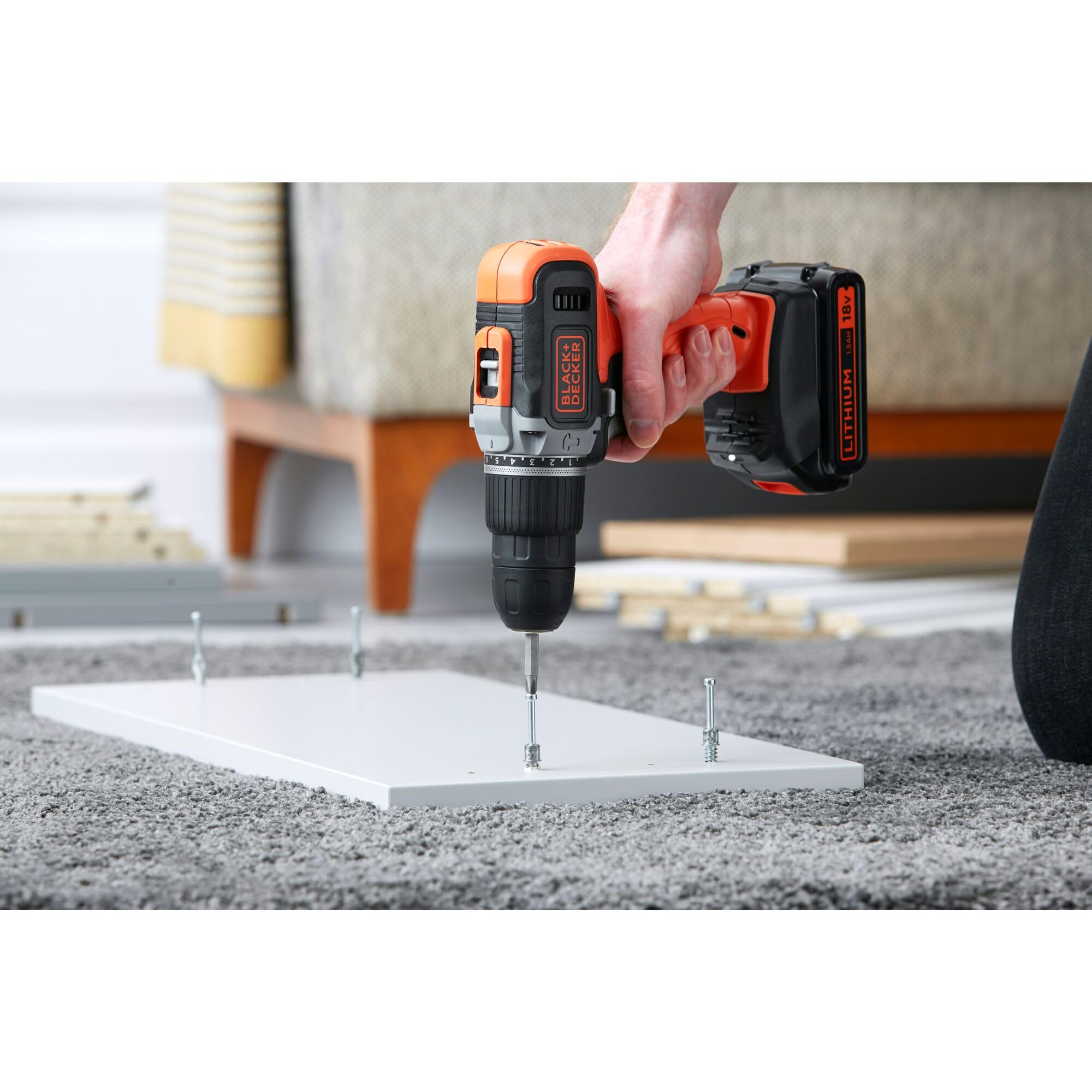 BLACK+DECKER Marteau perforateur sans fil 18V à 2 vitesses avec 2 batteries 1.5Ah et chargeur 400mA, couple 45Nm, lampe de travail LED, BCD003C2K-QW