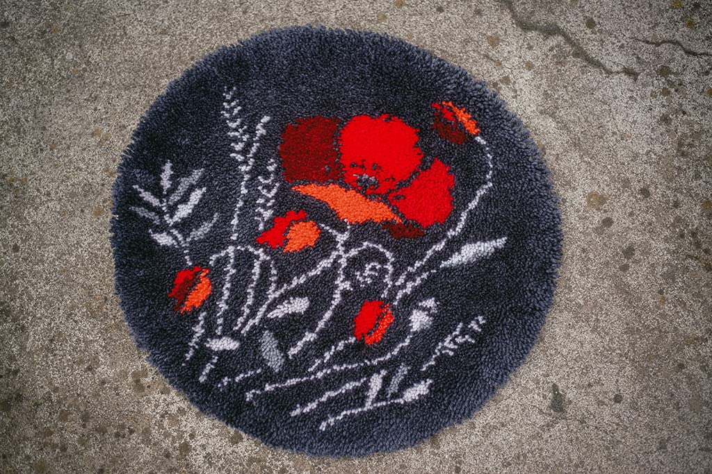 Vervaco Kit Tapis Point Noué Á Faire COQUELICOTS Broderie Debutant DIY Latch Hook Kit Complet Decoration Maison Manuelle Loisir Créatif ca. 55 x 55 cm Embroidery