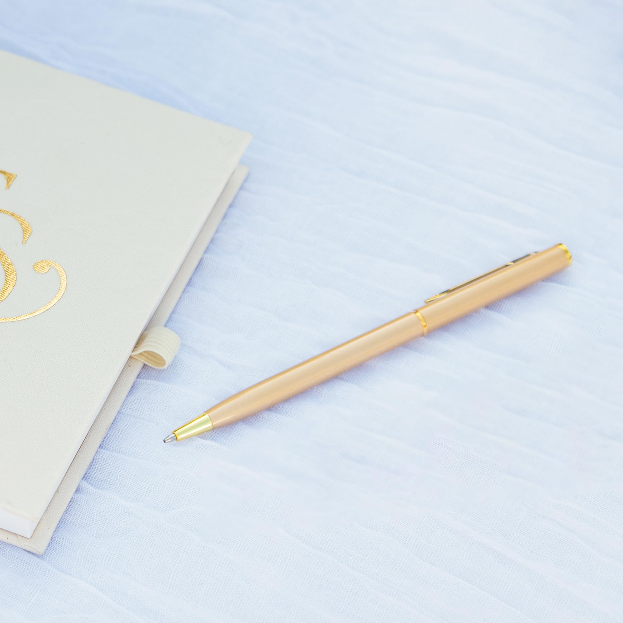 Fringe Studio - Libro de invitados de boda "Fleur Guests" de tapa dura envuelta en tela con bolígrafo delgado, 8.5 x 6 pulgadas, colección de boda (984GBP001)
