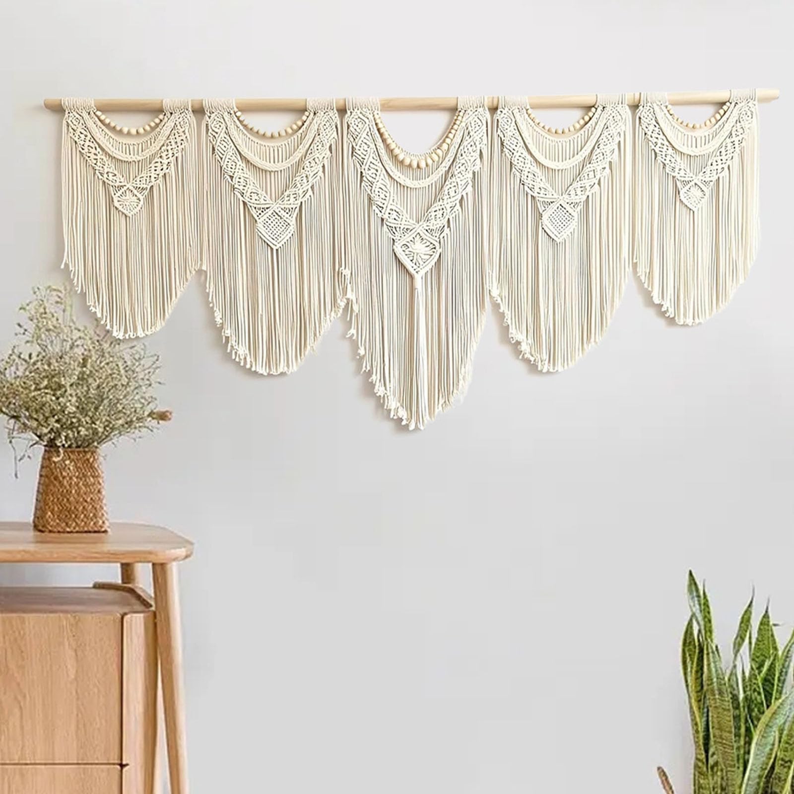 Wisząca na ścianie makrama, duży wystrój w stylu boho