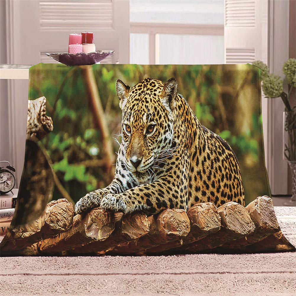 Couverture microfibre moelleuse et raffinee au fini leopard 3D
