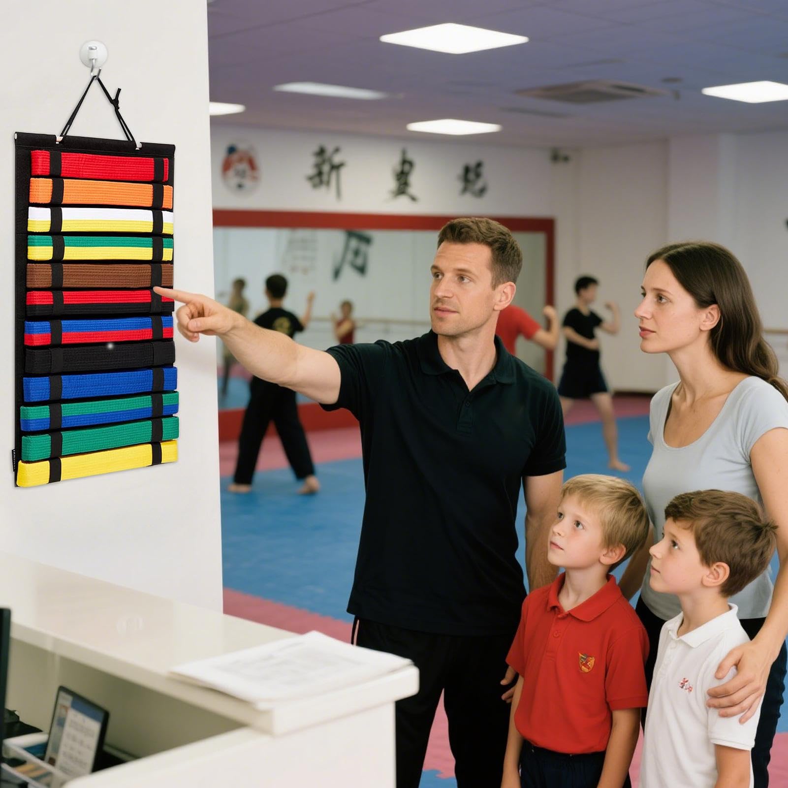 Estante de Exhibición para Cinturón de Karate - Soporte de Almacenamiento de Fieltro 24,61x13,58 Pulgadas para Pared