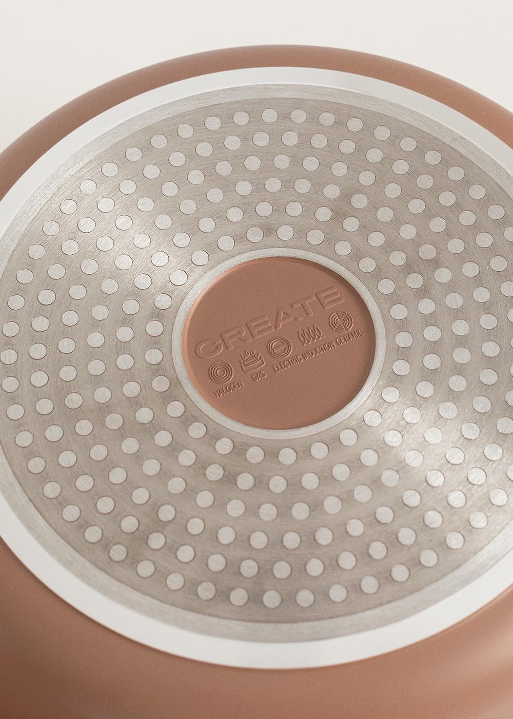 CREATE/POT STUDIO/Olla de aluminio de Ø24cm con revestimiento cerámico moca/Antiadherente, apta para todo tipo de cocinas, resistente y duradera, fácil de limpiar, libre de PFOA