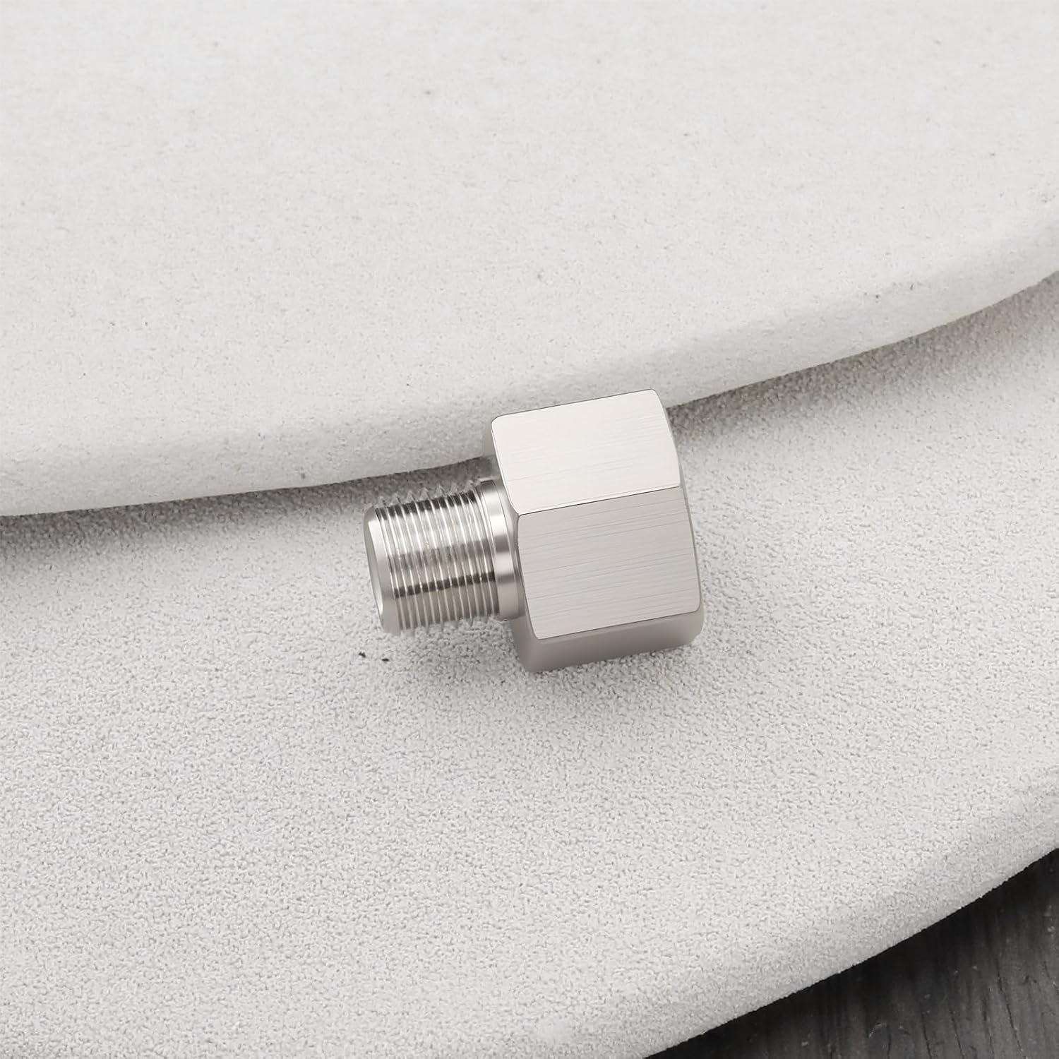 2pcs M14 x 1.5 Female to M10 x 1 Male Thread Adapter for Hydraulic Fuel Pneumatic