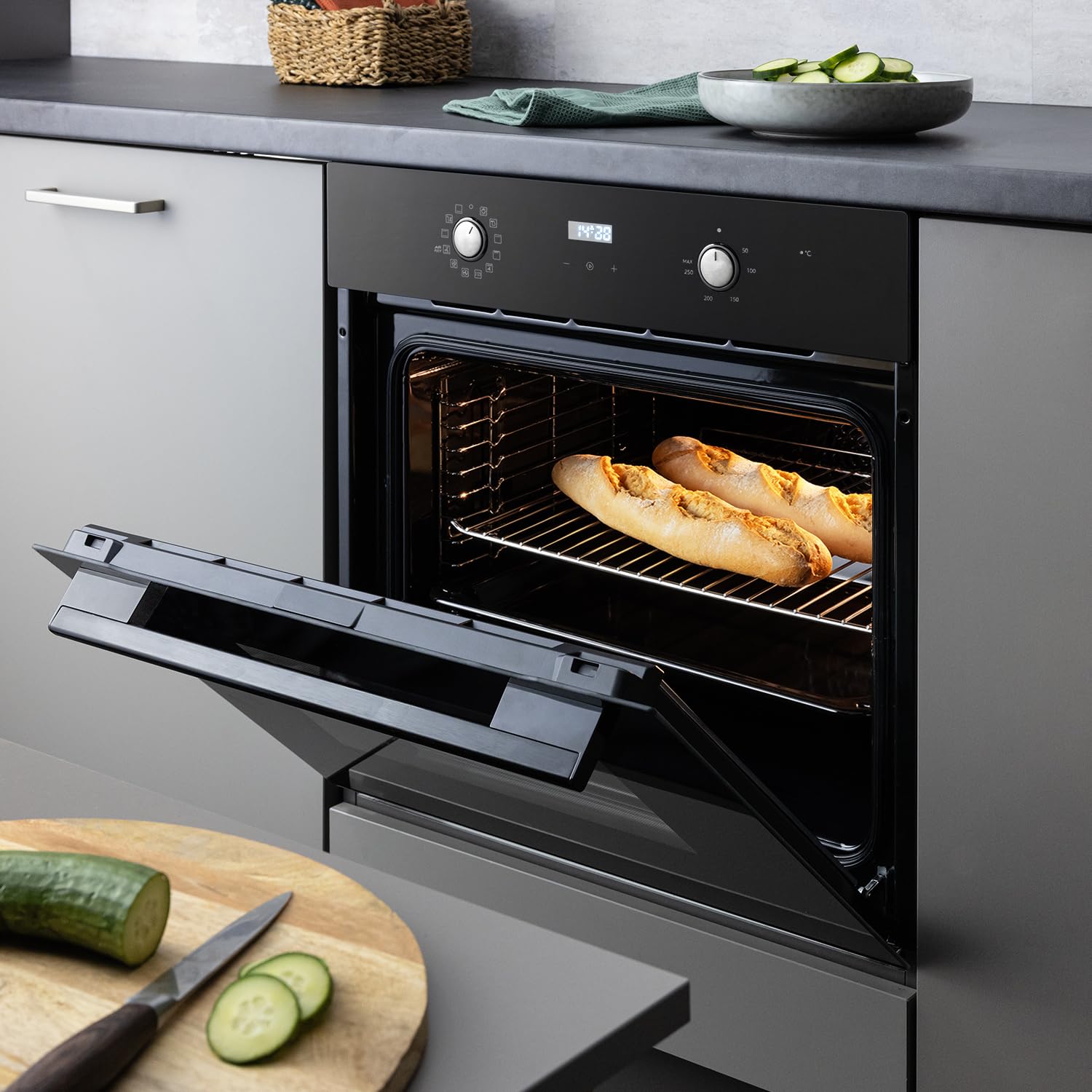 KKT KOLBE BO8005FB Horno empotrado 60cm | Diseño Full Black | independiente | 70L | 3kW | aire caliente | temporizador automático | vidrio aislante | seguridad infantil | perillas giratorias |