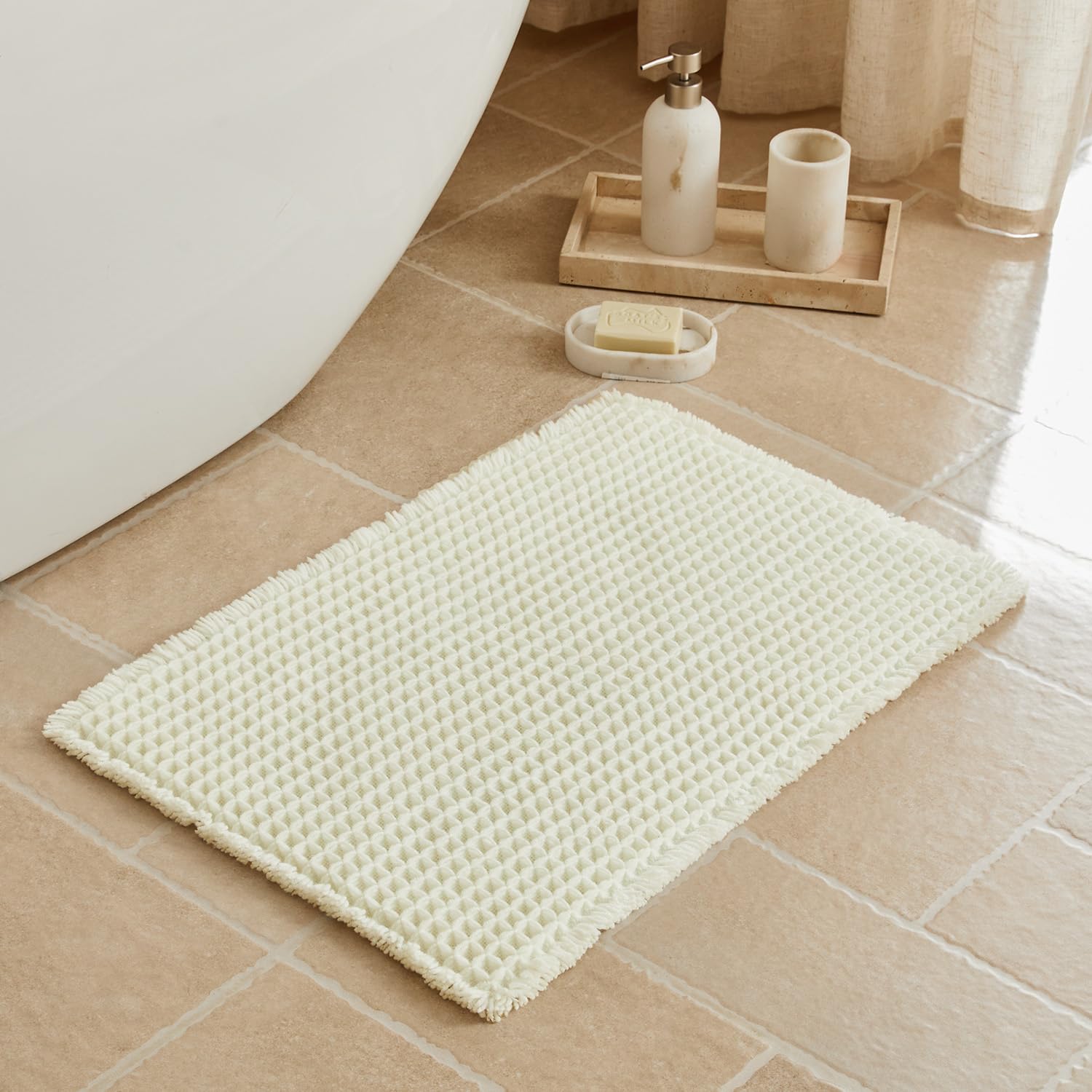 Triohero Waffle Bath Mat, Boho Bathroom Rugs Non Slip Washable, Ultra Soft Super Absorbent Quick Dry Farmhouse Bathroom Decor, 20" x 30", Cream White
