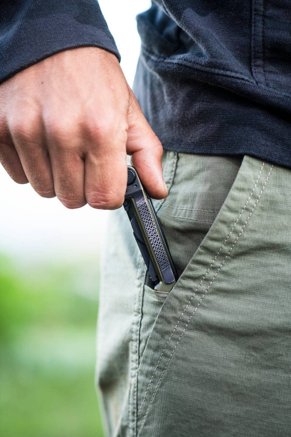 Gerber Scyzoryk z 7 funkcjami, narzędzie wielofunkcyjne z gładkim ostrzem, z nożyczkami i piłą, ArmBar Scout, czarny/pomarańczowy, stal nierdzewna/aluminium, 1064396