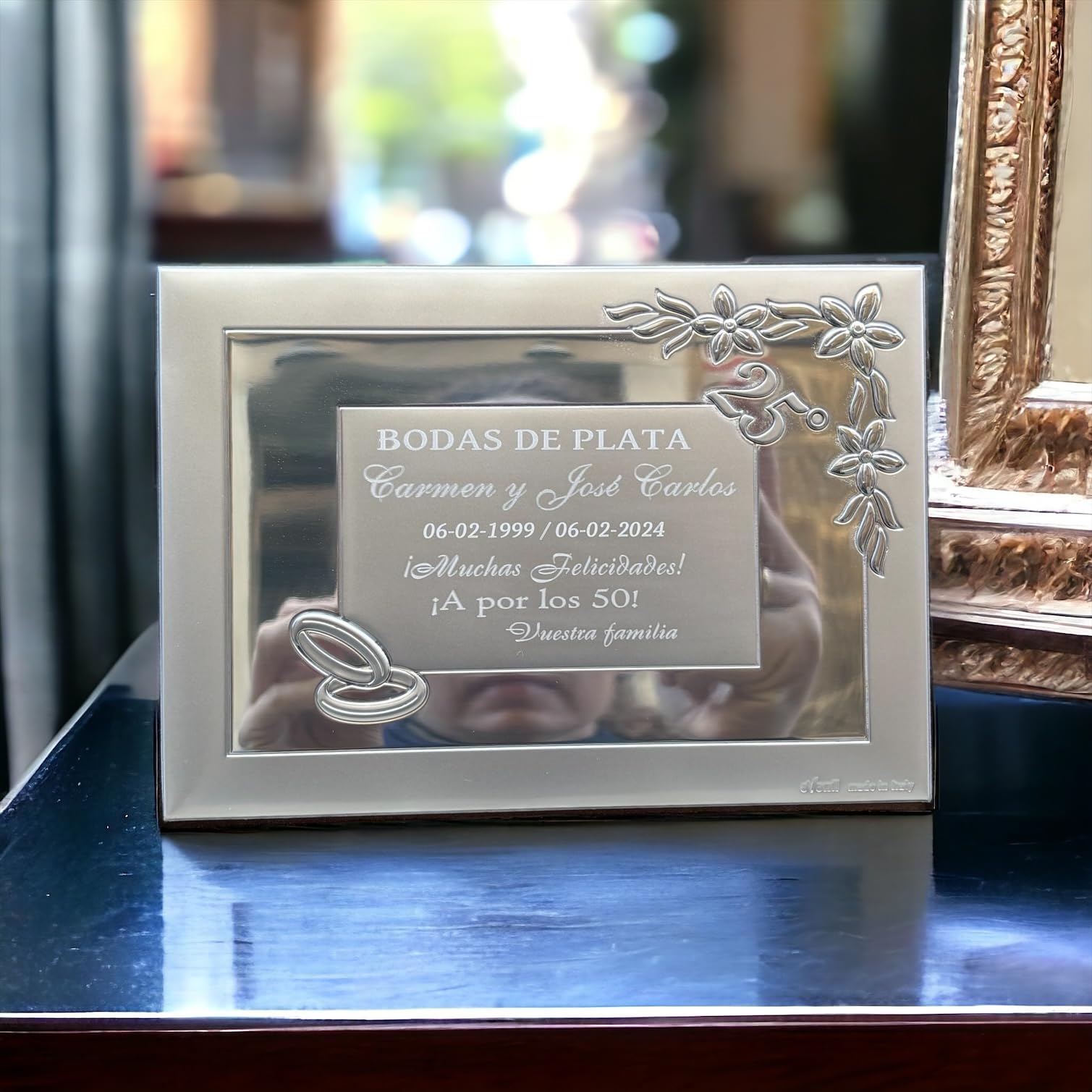 Curia Grabador - Placa Conmemorativa 25 Aniversario - Regalo Bodas de Plata Personalizado -Grabado Personalizado con Nombres y Fecha, Dedicatoria Especial. Modelo Flor