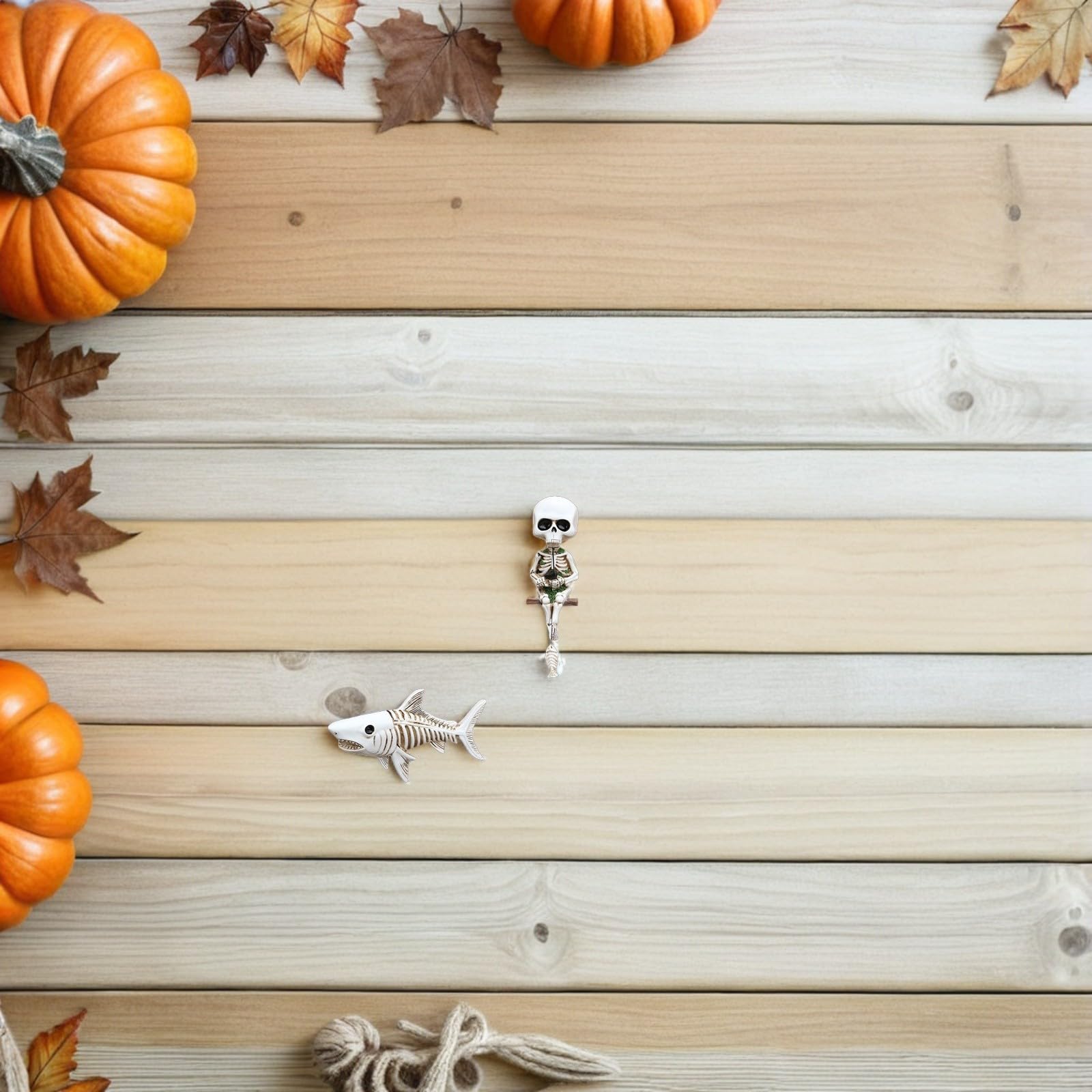 SEWACC 4 Juegos Escultura de Tiburón Esqueleto de Resina para Decoración de Halloween, Diseño Gótico Único, Fácil Instalación y Exhibición Versátil para Mesa o Fiestas