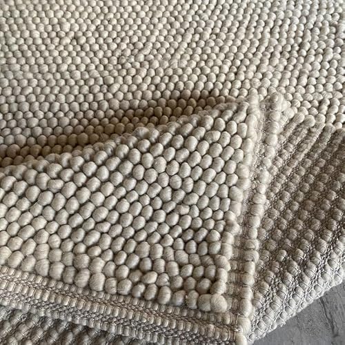 Fabric and Fiber Finds Chunky Jute Rugs