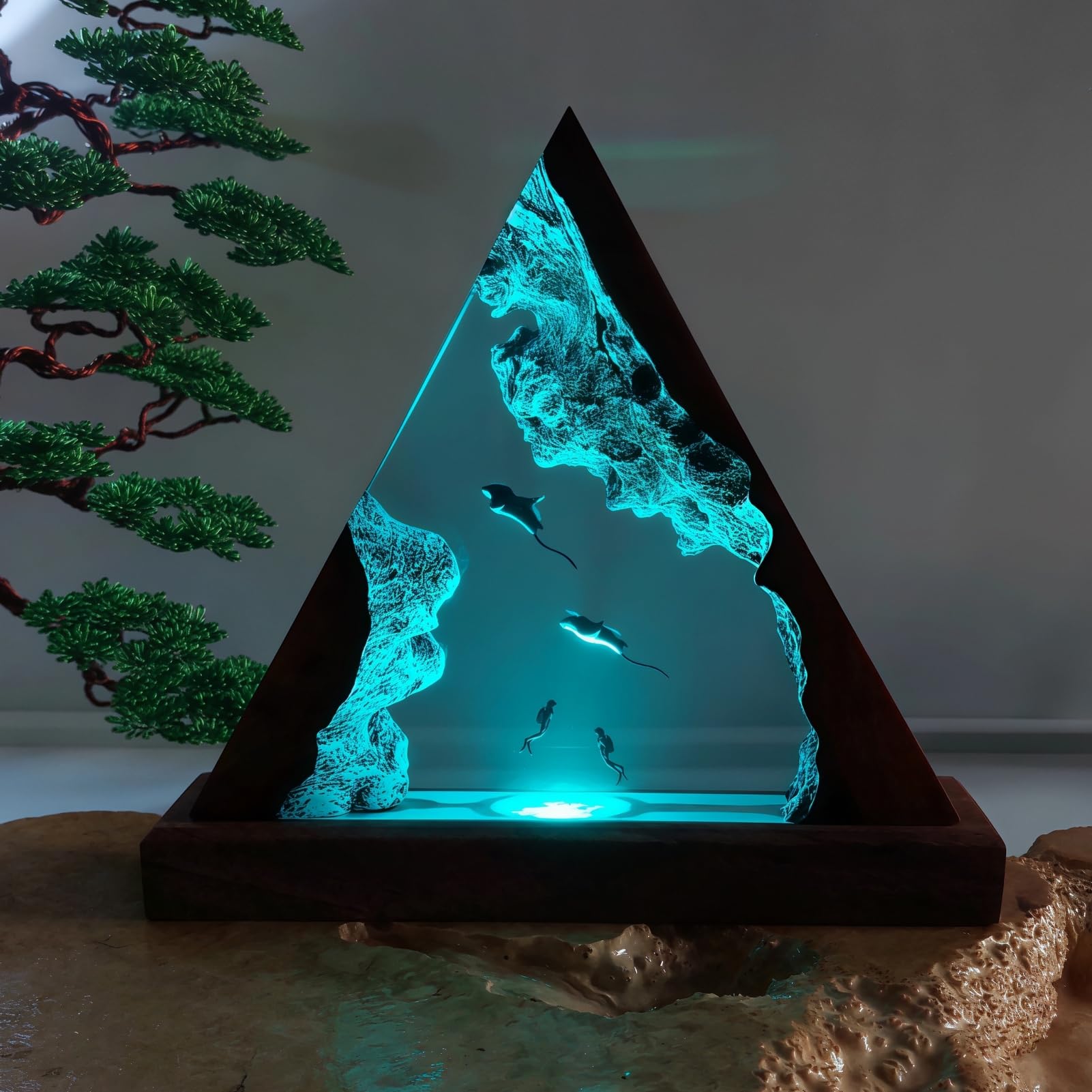 Drawelry Epoxidharz Tiefsee Nachtlicht Dekoration mit 3D Taucher Wal Delfin Fisch Figure Holz Harz Kunsthandwerk Tischlampe Ozean Ornamente Heim Büro Deko Geburtstag Geschenk für Männer Frauen (G13)