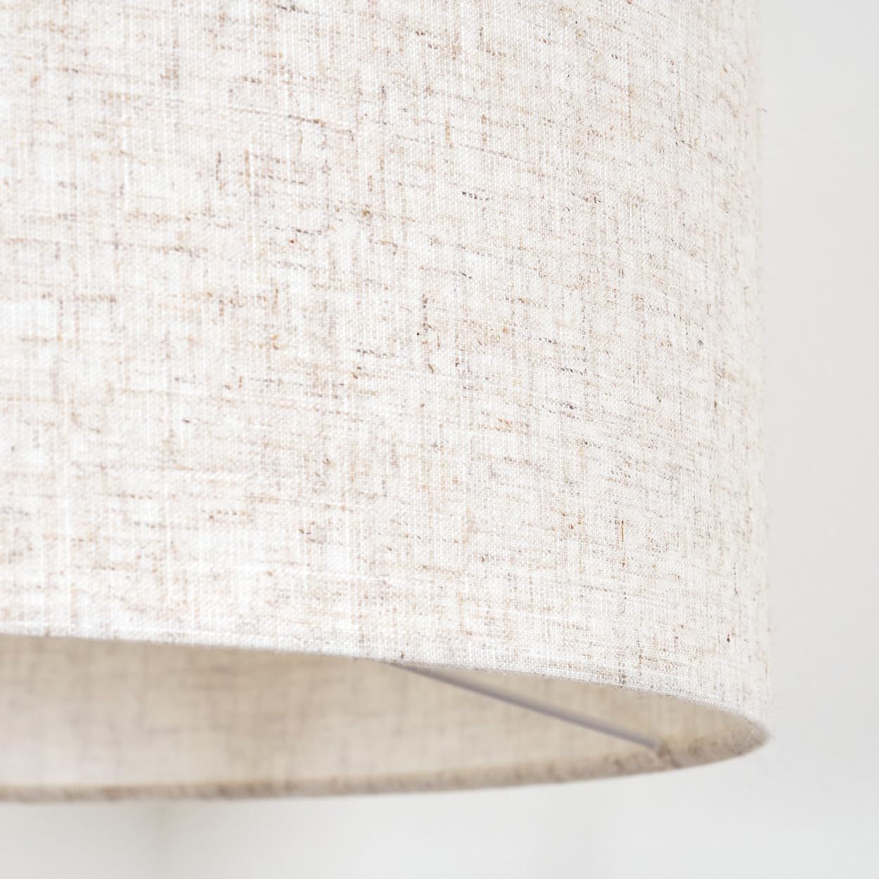 HOFSTEIN Stehleuchte Bassagoda, Stehlampe mit Holzfuß und Schirm aus Stoff, E27, skandinavisches Design, Boho-Style, Höhe 153cm, Ø 40cm, Fußschalter - Wohnzimmer, Schlafzimmer, Esszimmer, Flur, Büro