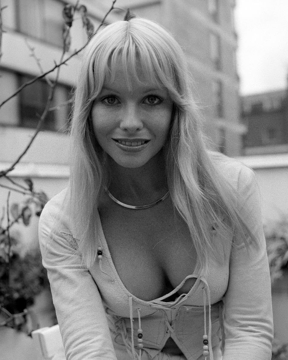Worldphotographs Pamela Stephenson 10X8 Photo