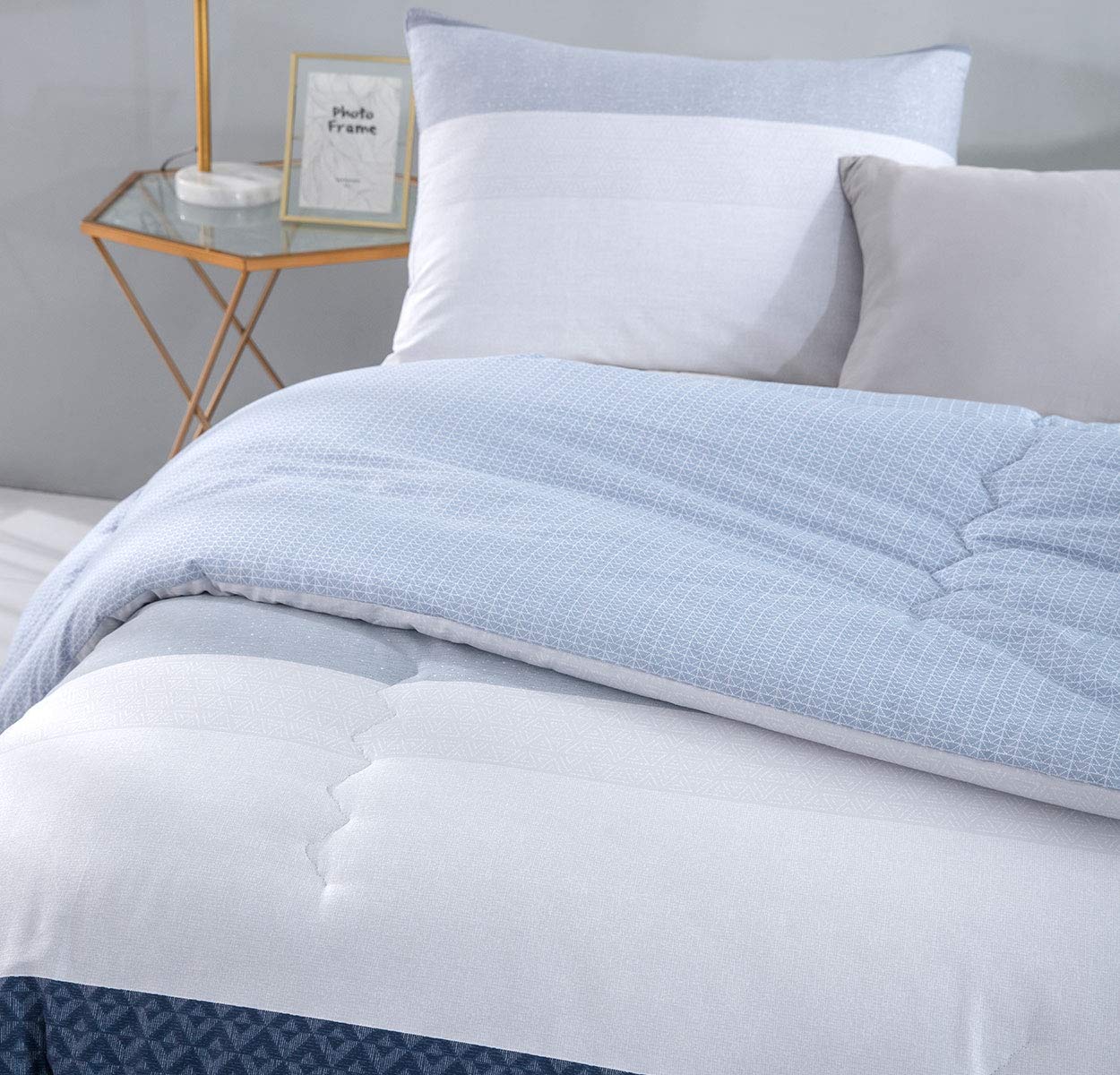 SLEEPBELLA Bettdecke für King-Size, Fadenzahl 600, Baumwolle, Babyblau und Marineblau, gestreift, Patchwork, wendbares Muster, wendbar, blau, 3-teilig (Kingsize, Blaues Patchwork)