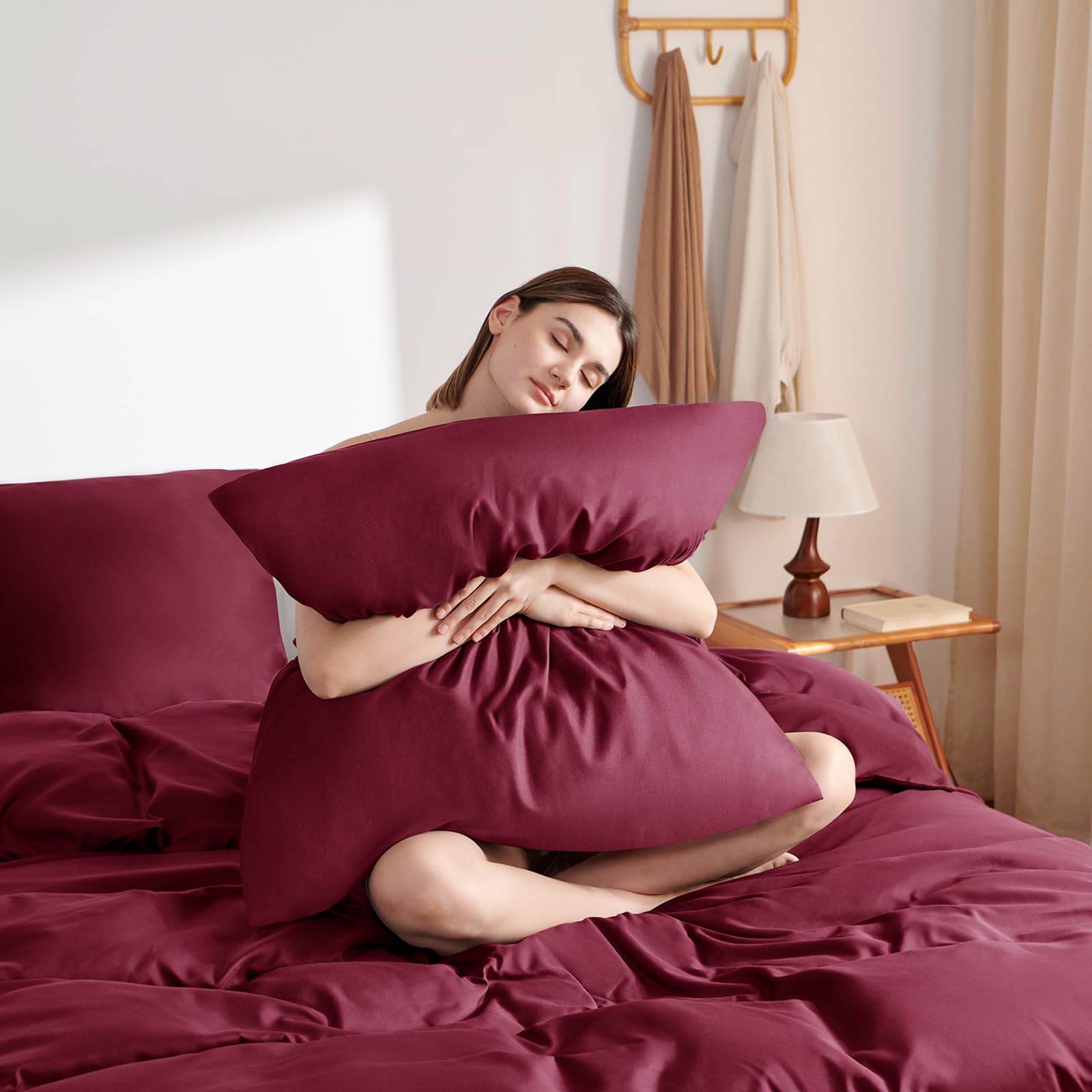 WAVVE Set Biancheria da Letto 155 x 220 cm, 3 Pezzi, Rosso Vinaccia - Copripiumino e 2 Federe 80 x 80 cm in Microfibra Con Chiusura Lampo