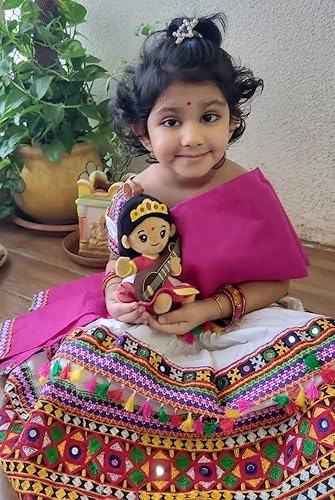 Miniatura 5 de MODI TOYS Saraswati Devi - Juguete de peluche con mantra (mediano de 11 pulgadas), ideal para recién nacidos, bebés, niños pequeños, abuelos, lo
