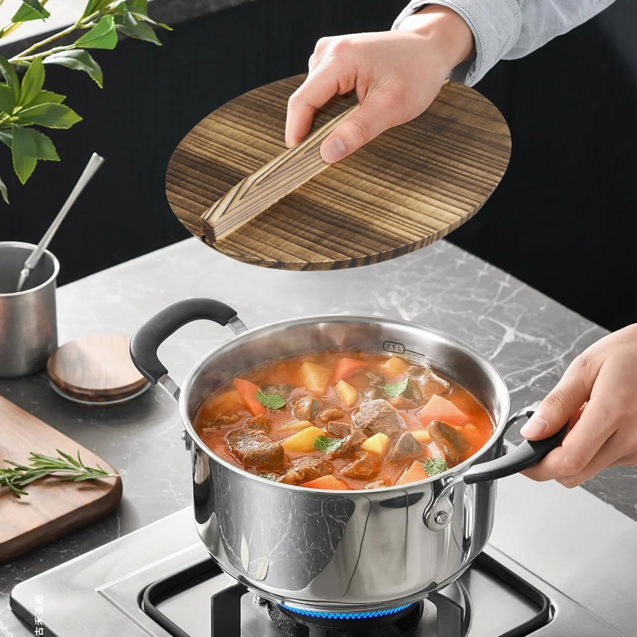 Wooden Wok Lid 9.44 Inch Anti-Overflow Pot Cover with Handle Anti-Scald Splash Protector for Cast Iron Skillet Baking and Frying Pan Kitchen Accessory