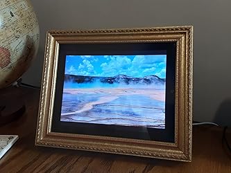 Skylight Digital Photo Frame - WiFi Enabled with Load from Phone ...