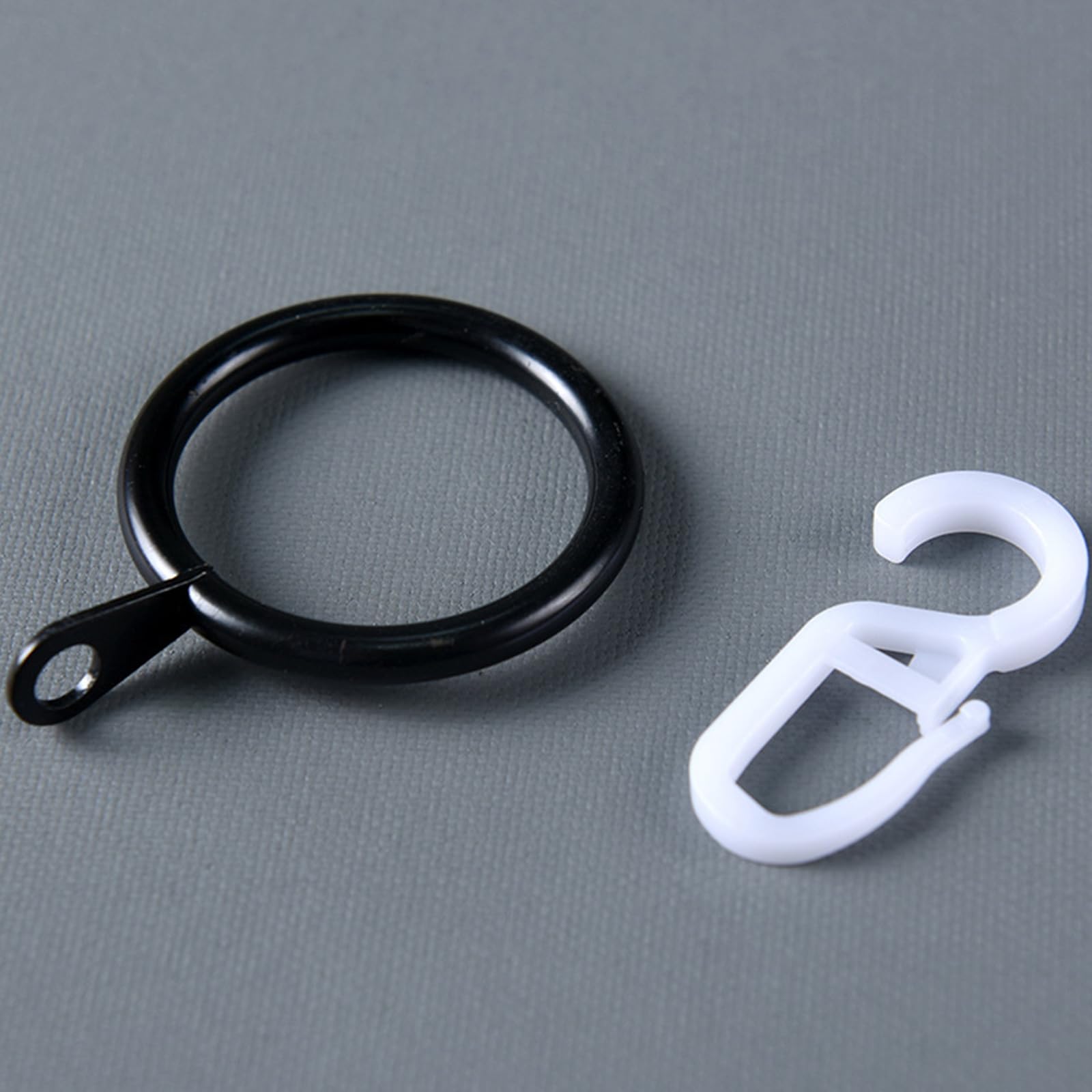 Lot de 100 anneaux de rideaux argentés – Diamètre intérieur de 30 mm – Clips à œillets pour tringles et tringles – Matériel de suspension durable pour rideaux de fenêtre et rideaux