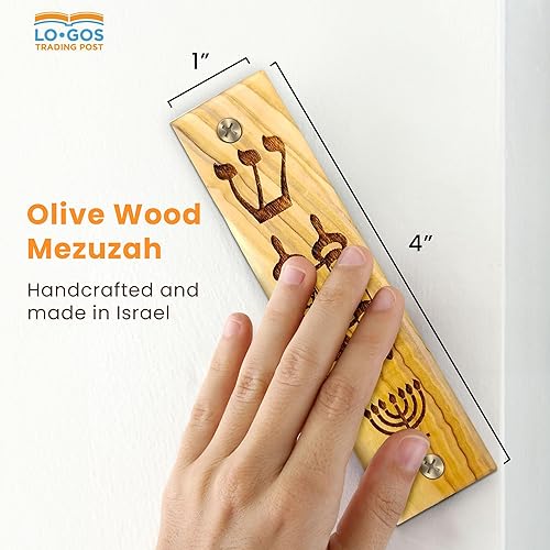 Miniatura 2 de Mezuzá de madera de olivo con pergamino, shema, rollo de torá y menorá, hecha en Israel, decoración religiosa del hogar para puerta y pared, incluye