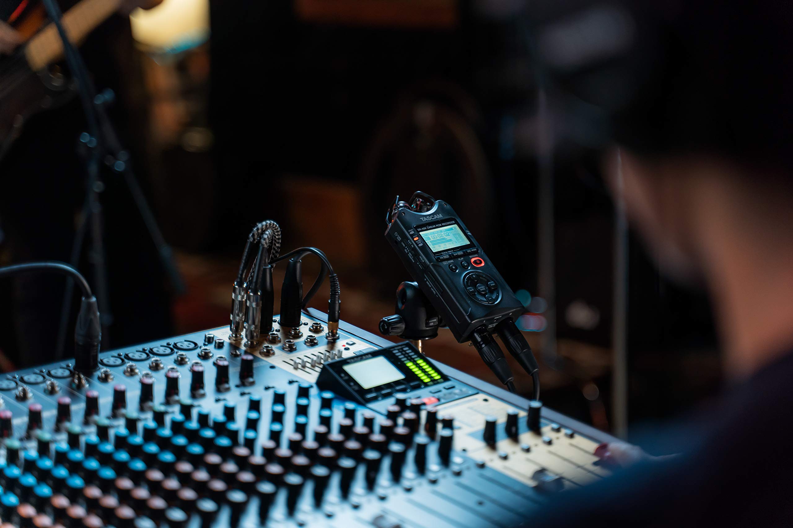 Tascam Registratore audio portatile a quattro tracce DR-40X e interfaccia USB
