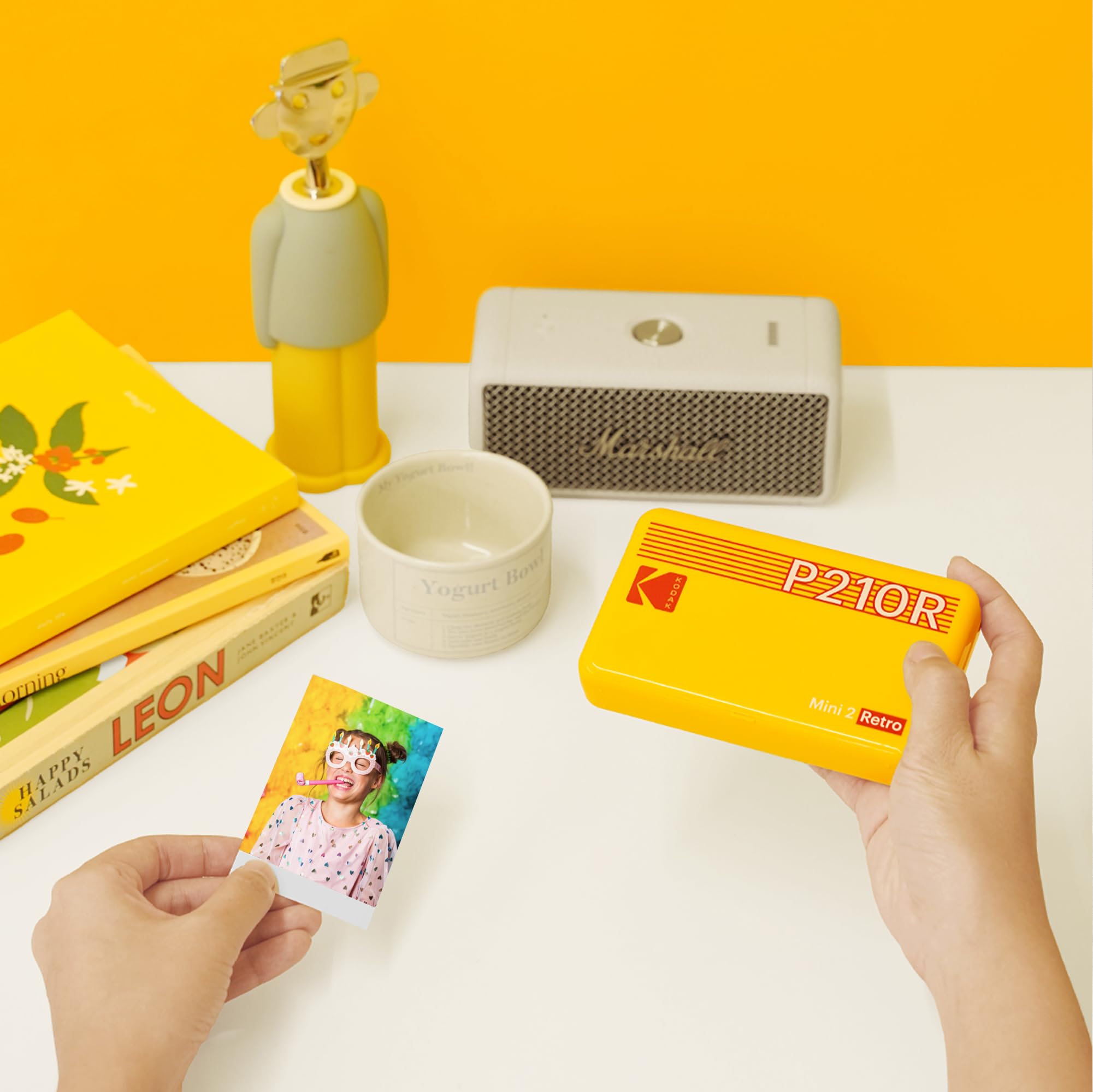 Kodak Mini 2 Retro mobiler Farbig Fotodrucker für Smartphone (iPhone & Android) - Weiß - 8 Blatt (54 x 86 mm, 4Pass-Technologie-Laminierung)