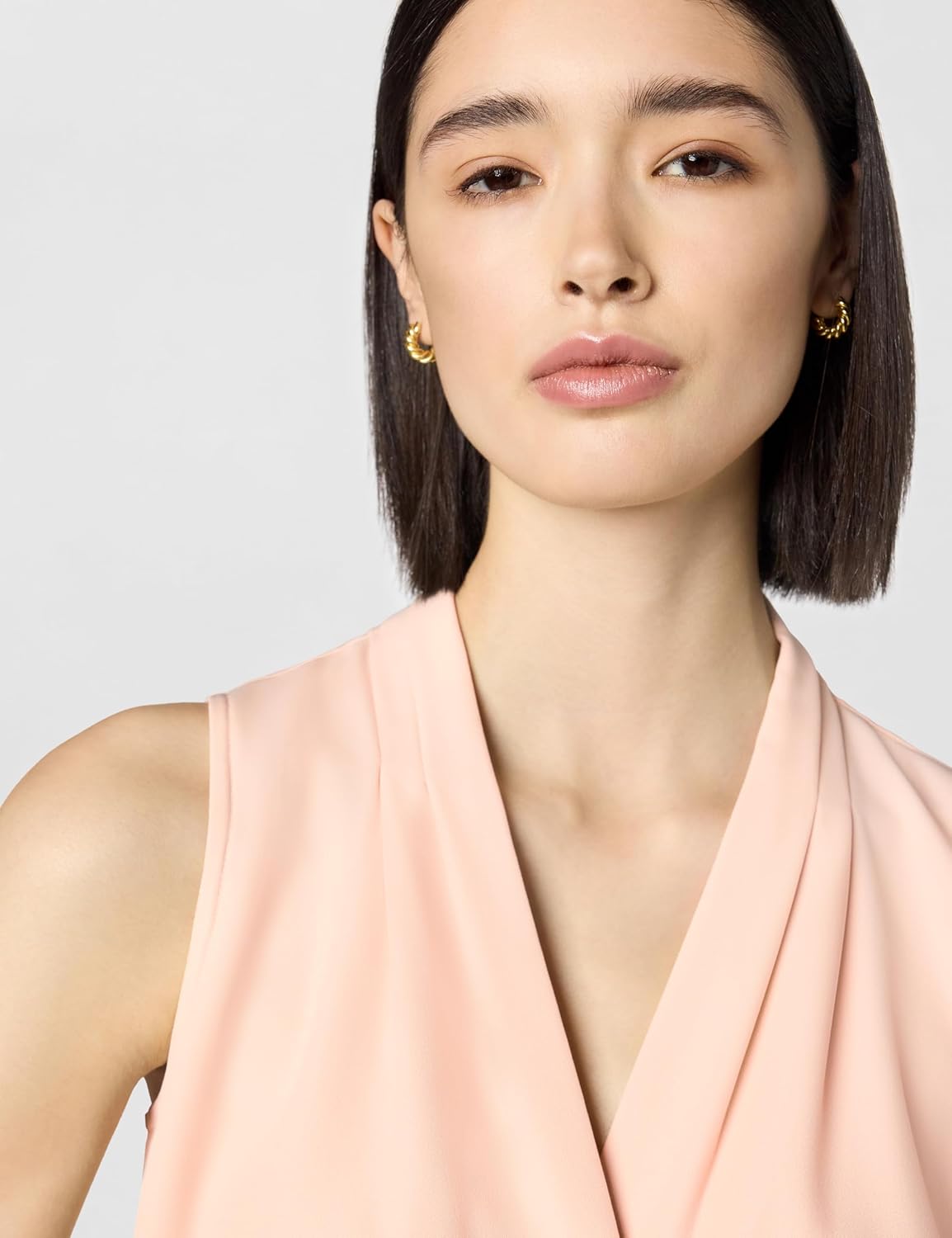 Calvin Klein Women's Sleeveless Blouse with Inverted Pleat (Standard and Plus) - Image 4