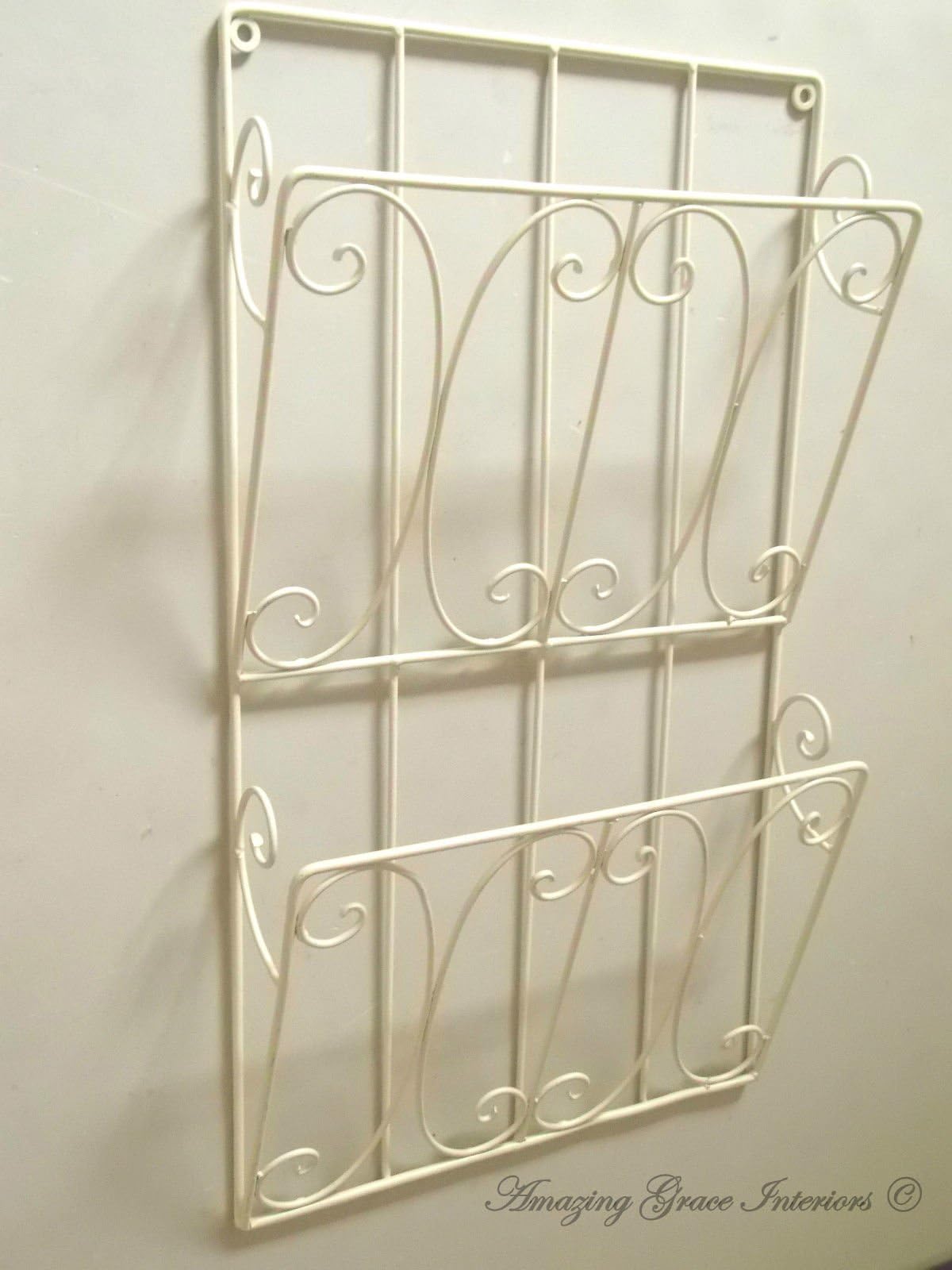 Shabby Chic Cream Metal Wall Mounted Magazine Rack Storage Book Display Shelves