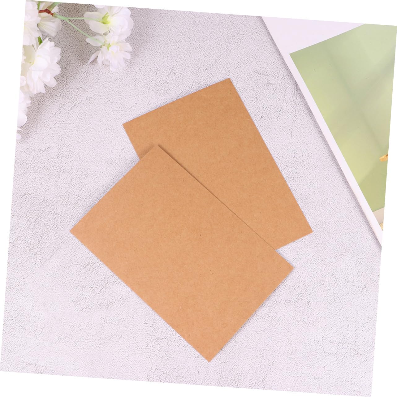 WOONEKY 150 piezas Tarjetas Kraft para DIY Multiusos para Mensajes y Felicitaciones Cartulina Ecológica para Pintura y Escritura Creativa para Postales y Notas Personalizadas
