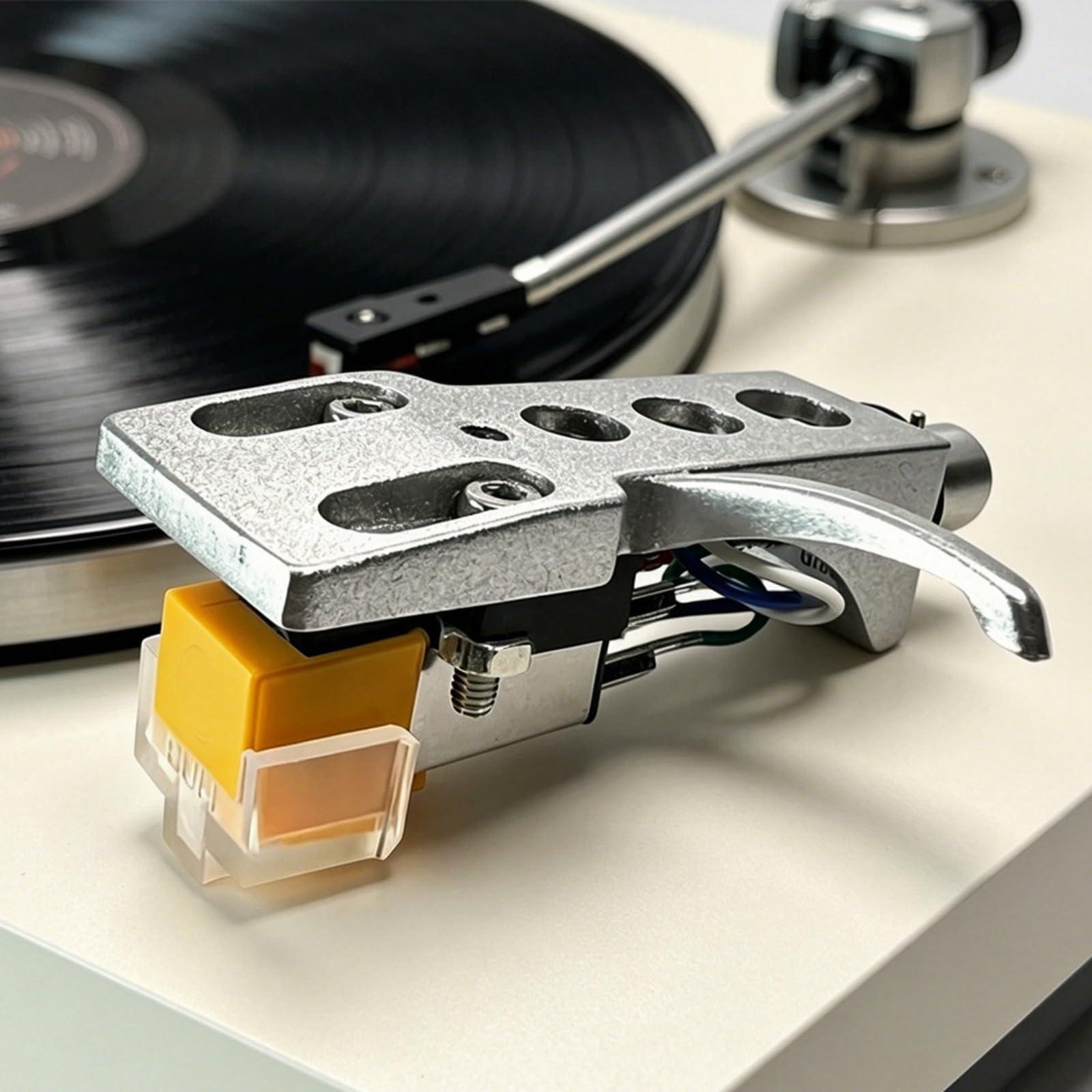 AT91 MM - Kit de pastilla y carcasa de aguja de aleación de aluminio para tocadiscos, reproductor de discos de vinilo, voltaje de salida de 3,5 mV (plata)