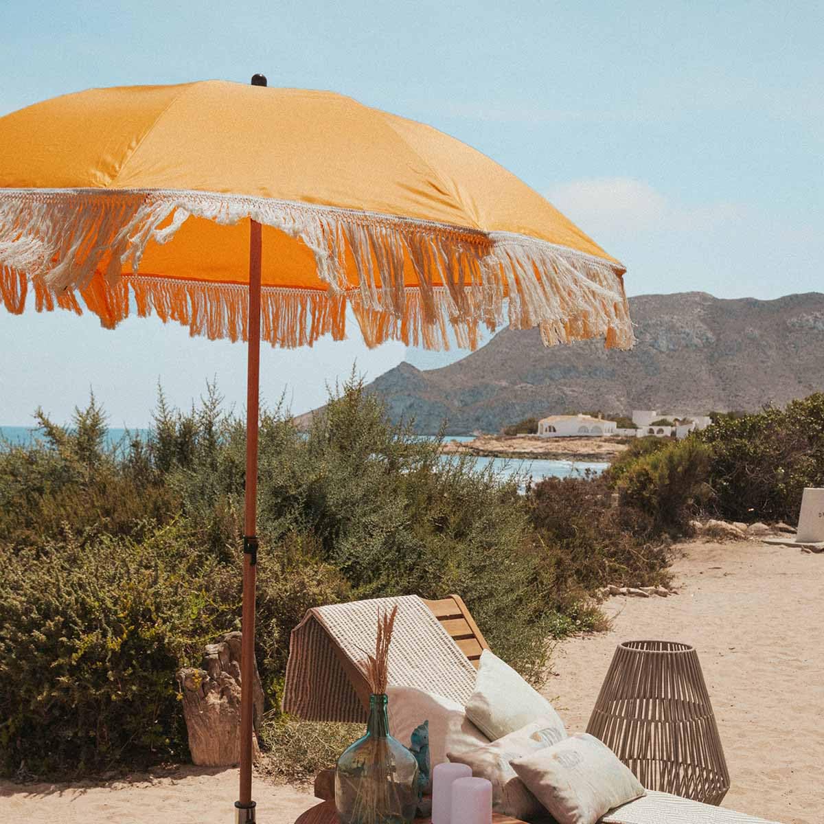 newgarden - Parasol en tissu et franges pour extérieur, plage, jardin, Ø 220 cm, pliable, structure en acier inoxydable, hauteur réglable pour la terrasse et le balcon, grand