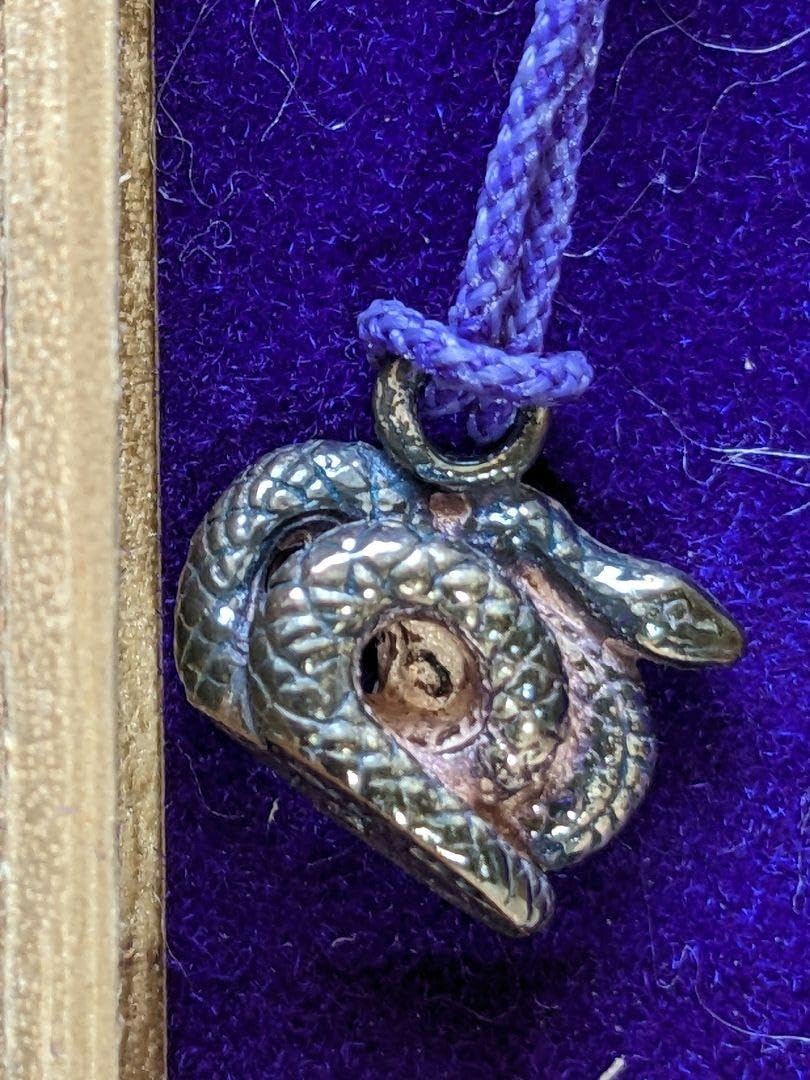 銀製干支 根付け 巳 人間国宝 彫金工芸家 鹿島一谷 原型 SILVER900