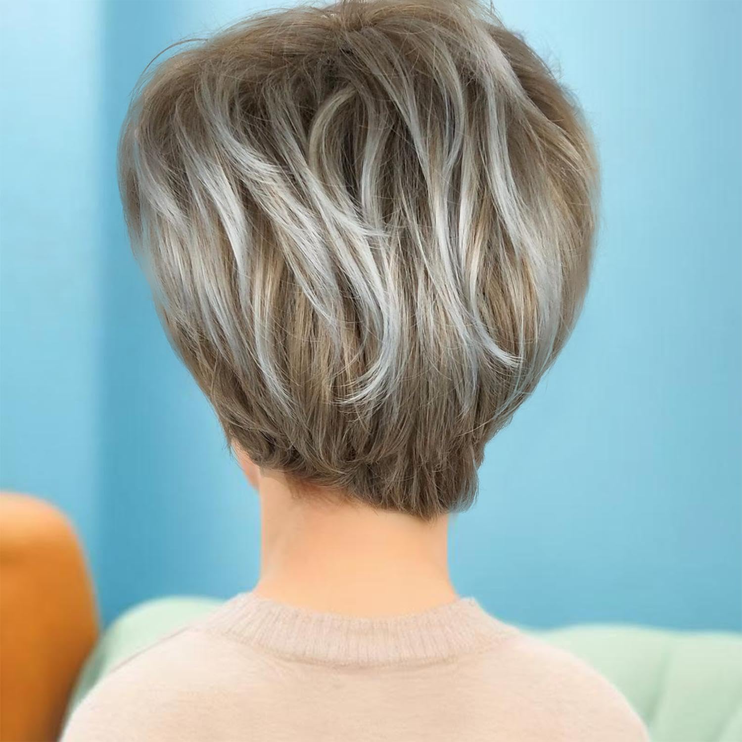 1 szt. Blond damska peruka z krótkimi włosami, ukośne grzywki, puszyste, wielowarstwowe krótkie włosy, odpowiednie do Cosplay, imprezy maskowej, imprezy muzycznej