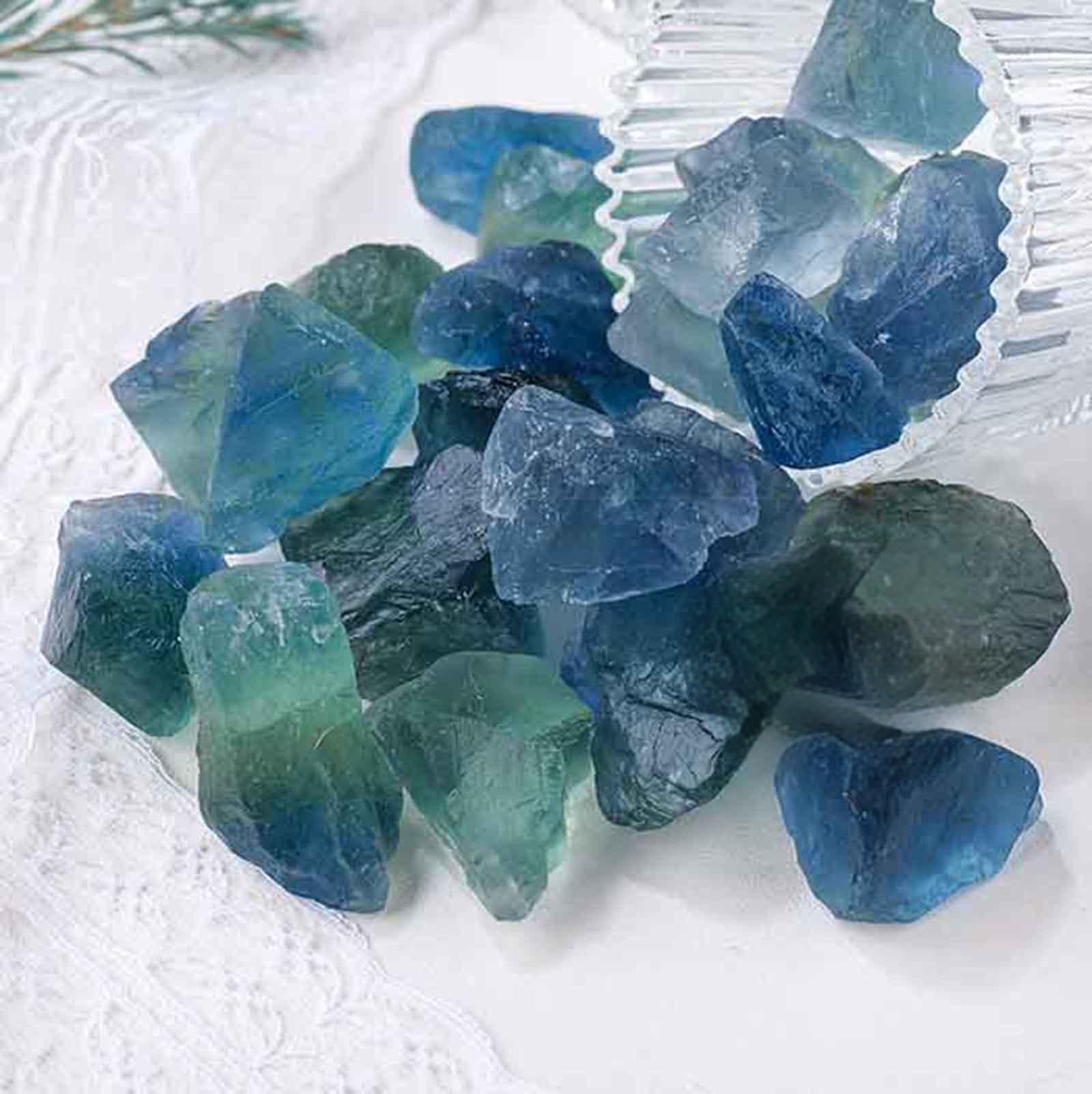 Szorstkie kryształy masowe surowy fluoryt Kamień kryształowy naturalny kamień szlachetny Uzdrawiające kamienie do upadku, owijanie drutu, Wicca Reiki, Medytacja,2~3cm/1000g