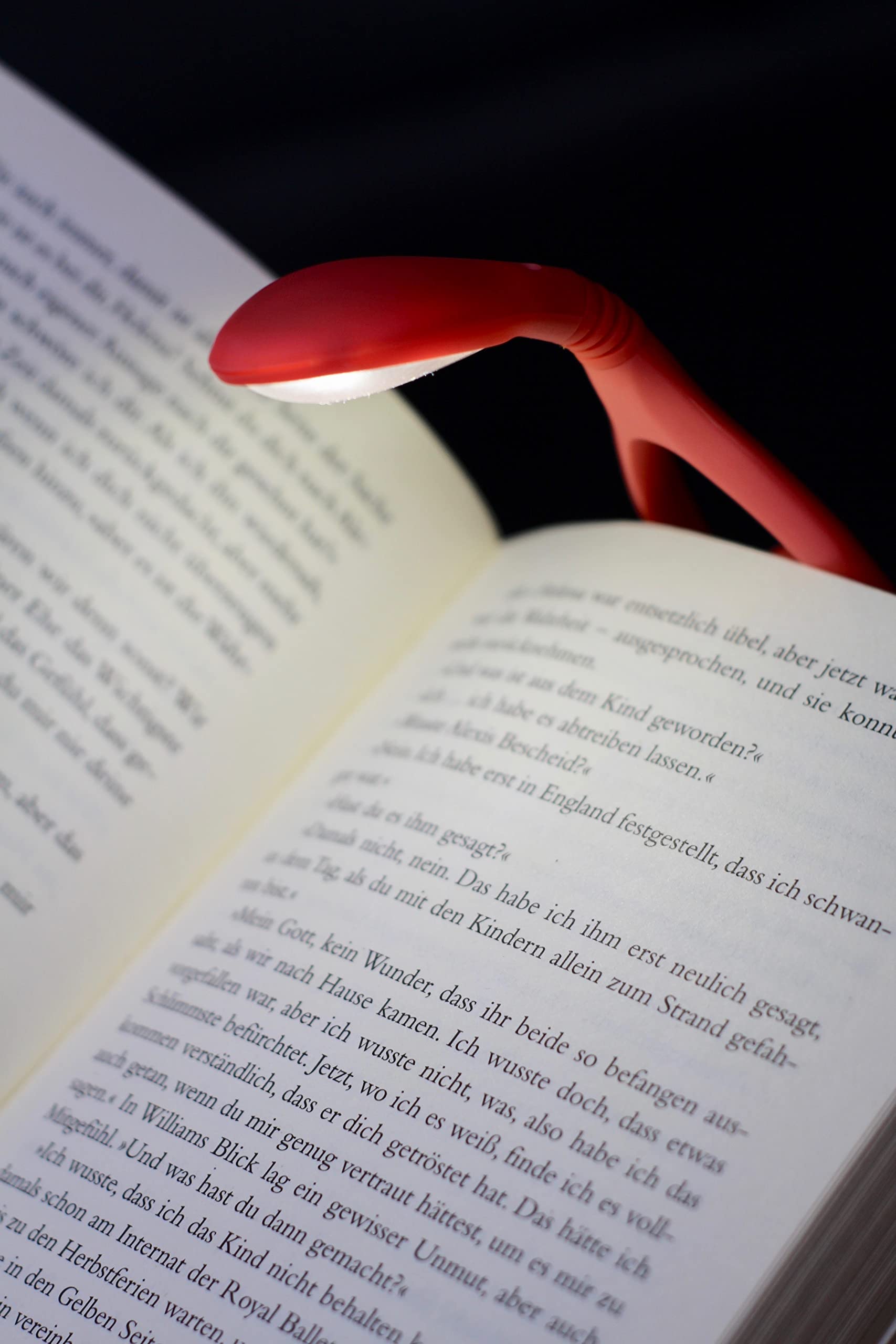 moses. libri_x lampka do czytania Lumi Plus Heartwarming lampa zaciskowa ze ?ciemniaczem do czytania w ciemno?ci, kolor koralowy 83371