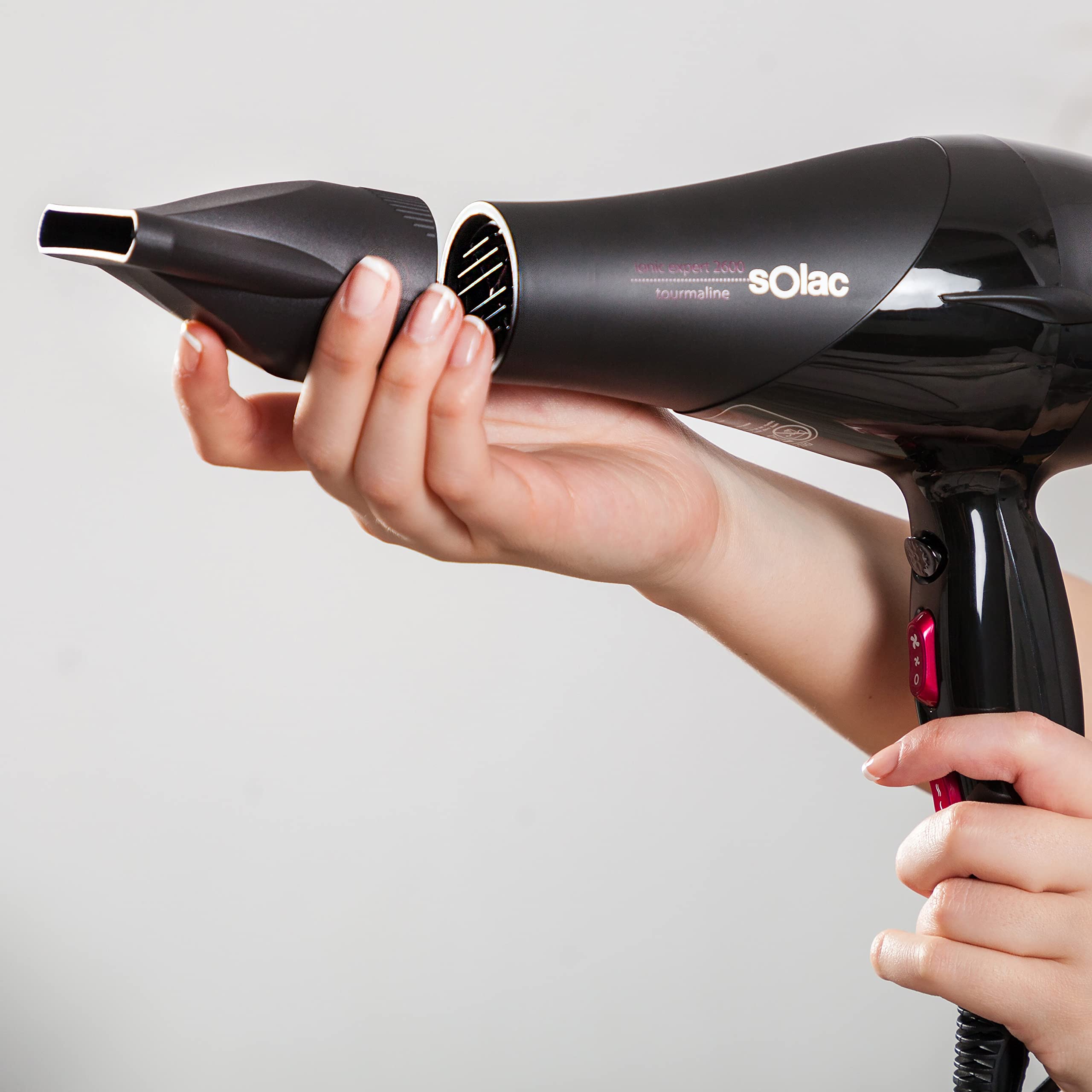 Solac - Secador de pelo profesional Tourmaline 2600W | 2 velocidades | 3 temperaturas | Botón aire frío | Motor AC | Protección Turmalina | Función iónica | 2 Accesorios: Concentrador Y Difusor