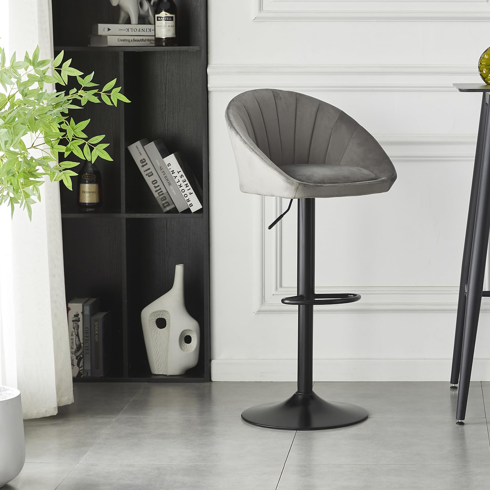Grey Velvet Bar Stools Modern Adjustable Swivel Barstool with Upholstered Back Armrest, Breakfast Bar Chair for Kitchen Island, Counter Height Pub High Stools for Home Bar (grey*1)