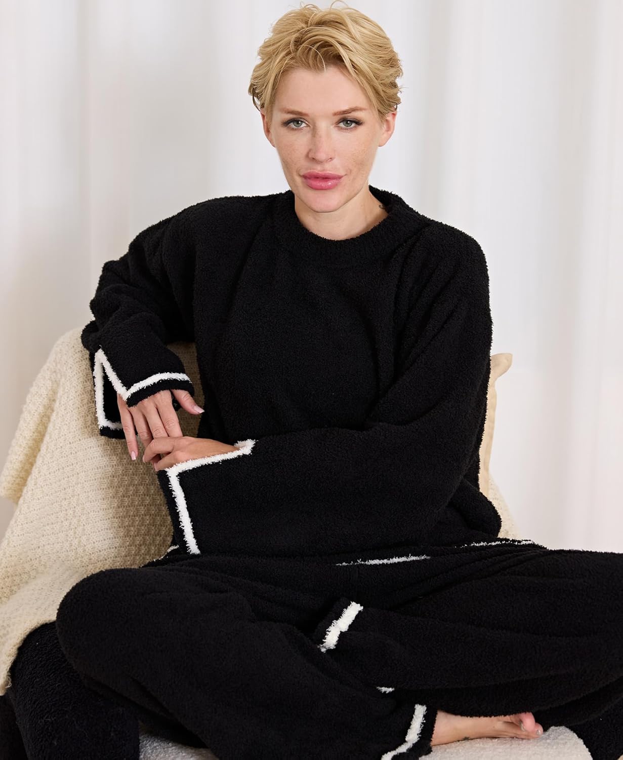 Women’s Fleece 2 Piece Pajamas Fuzzy Long Sleeve Crewneck Wide Leg Winter Sherpa Lounge Sets For Women - Image 5