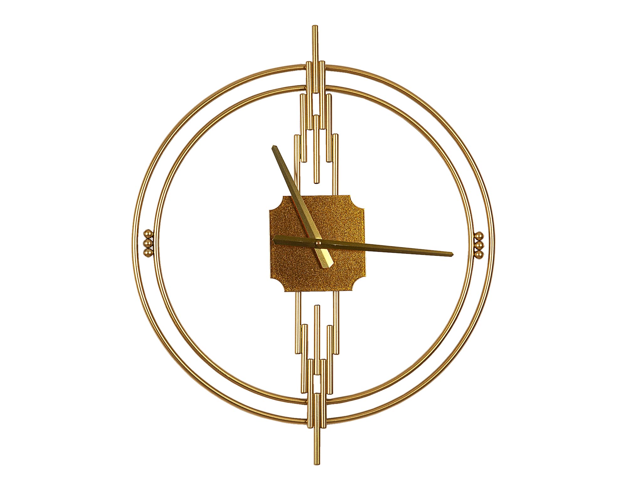 Horloge murale métal doré pour réchauffer l'ambiance de la maison