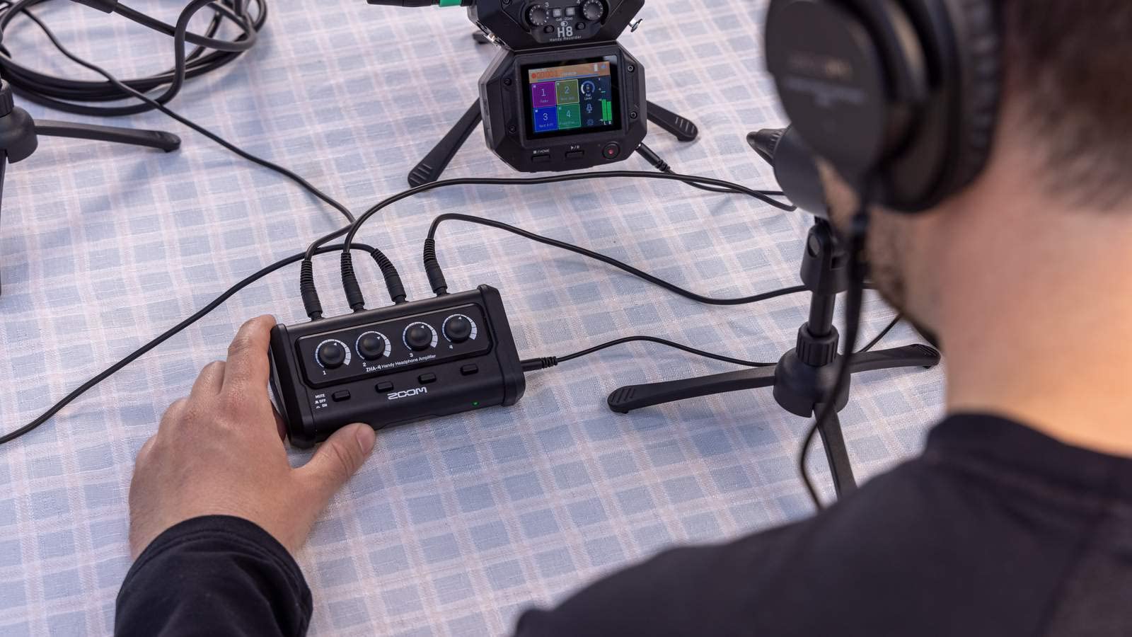 Zoom - ZHA-4 Amplificador portátil para auriculares de 4 canales