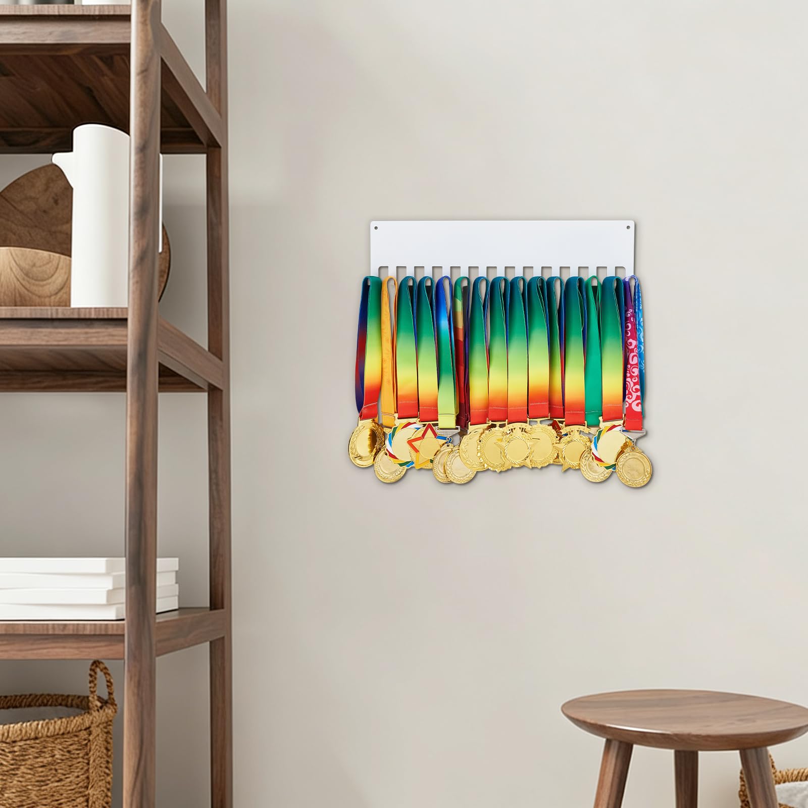 Superdant - Portamedallas metálicas, estilo básico, diseño minimalista, soporte para medallas, 15 ganchos, organizador de cintas para recompensas deportivas, montaje en pared, 40 x 10 cm — view 2