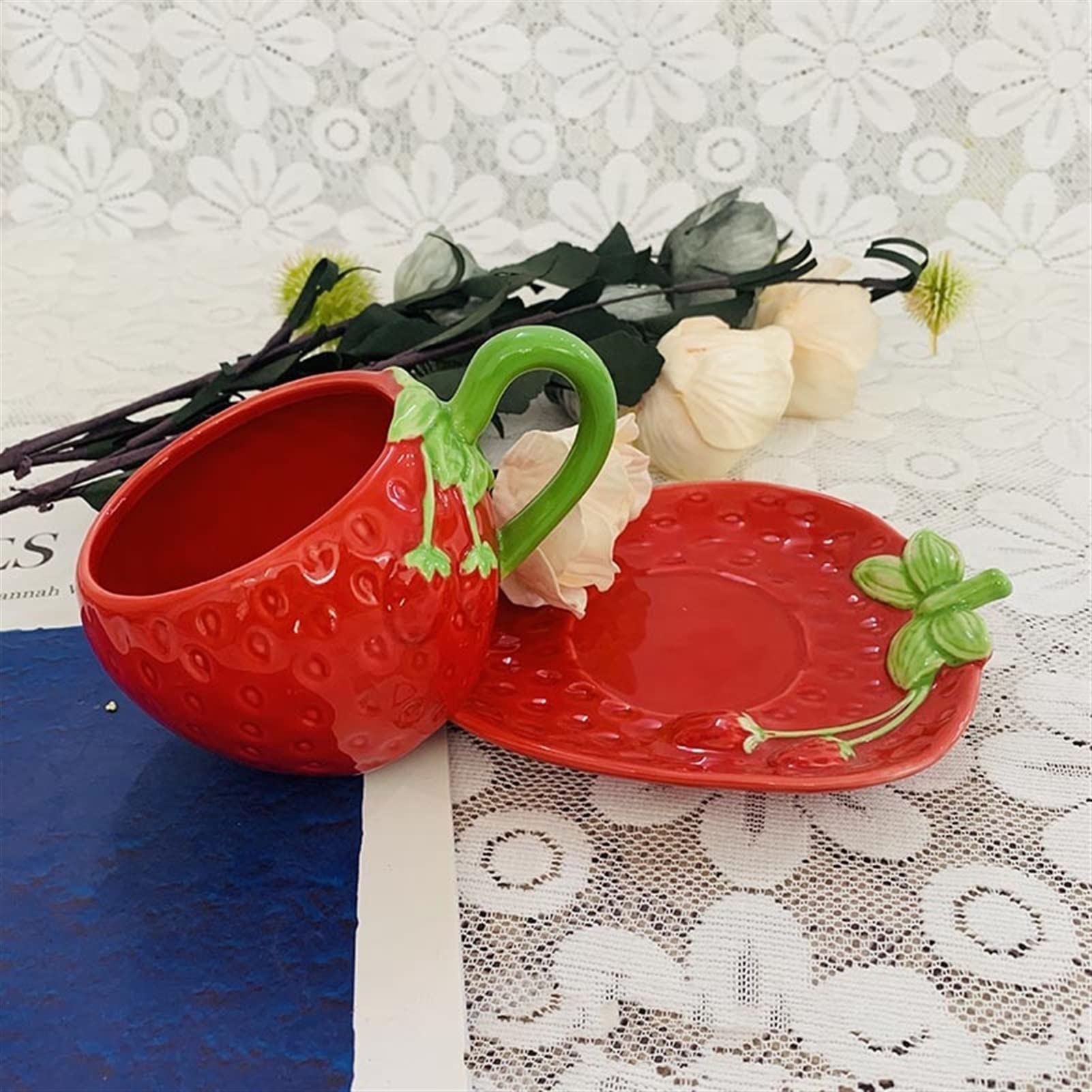 Kubek do kawy s truskawka ceramiczny kubek czerwony kubek do kawy i spodek zestaw biurowy kubek do kawy zestaw do herbaty kawiarnia restauracja naczynia do napojów