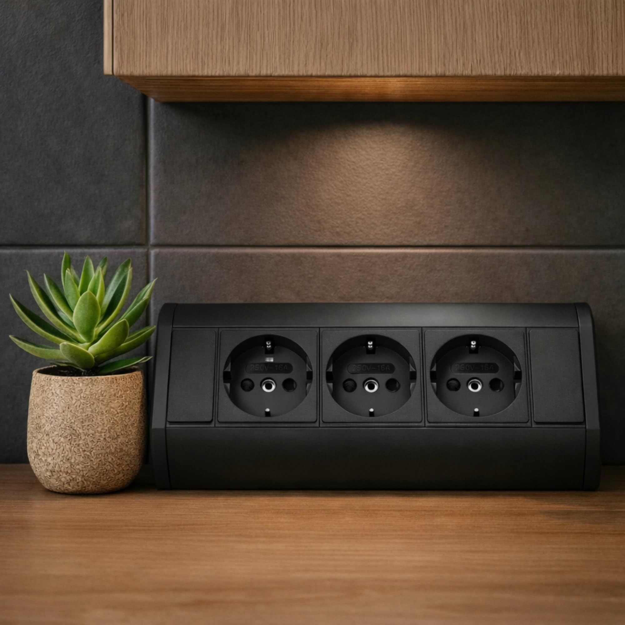 Aluminium Steckdosenleiste 3-Fach I Black-Edition