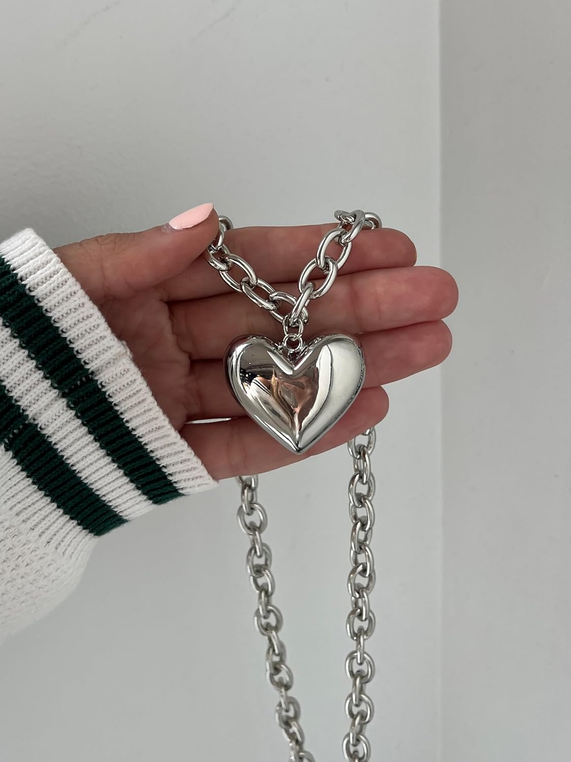 BaubleBar Gold-Plated or Silver Millie Necklace - Trendy Fashion Jewelry, Chunky Necklace, Gold-Plated Heart Charm, Silver Necklace for Women, Statement Piece