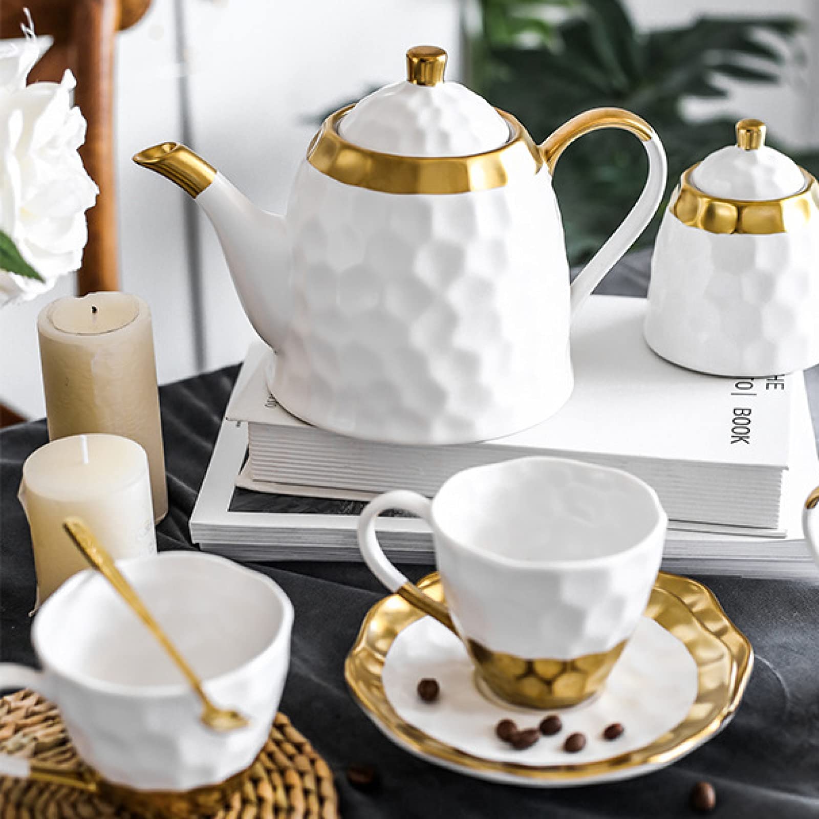 Utility 7-częściowy zestaw do herbaty Zestawy do herbaty z brytyjskiej porcelany Zestawy do kawy w stylu europejskim Filiżanka i spodek Vintage Biały chiński zestaw do kawy Ślubny serwis herbaciany