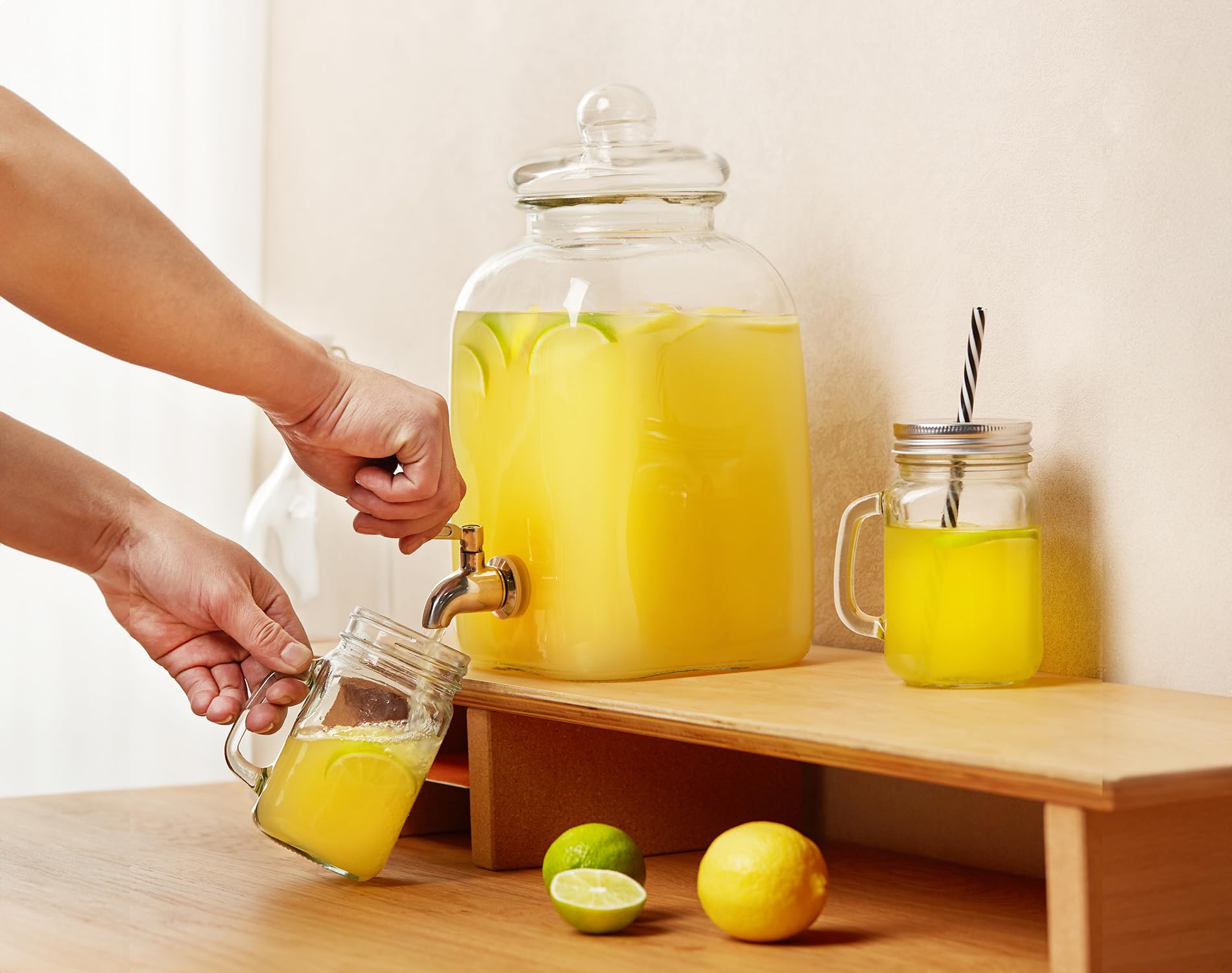 Kook Dispensador de bebidas de vidrio, con espiga de acero inoxidable a prueba de fugas y etiqueta personalizable, tarro transparente para almacenamiento de bebidas para refrigerador, para agua, té